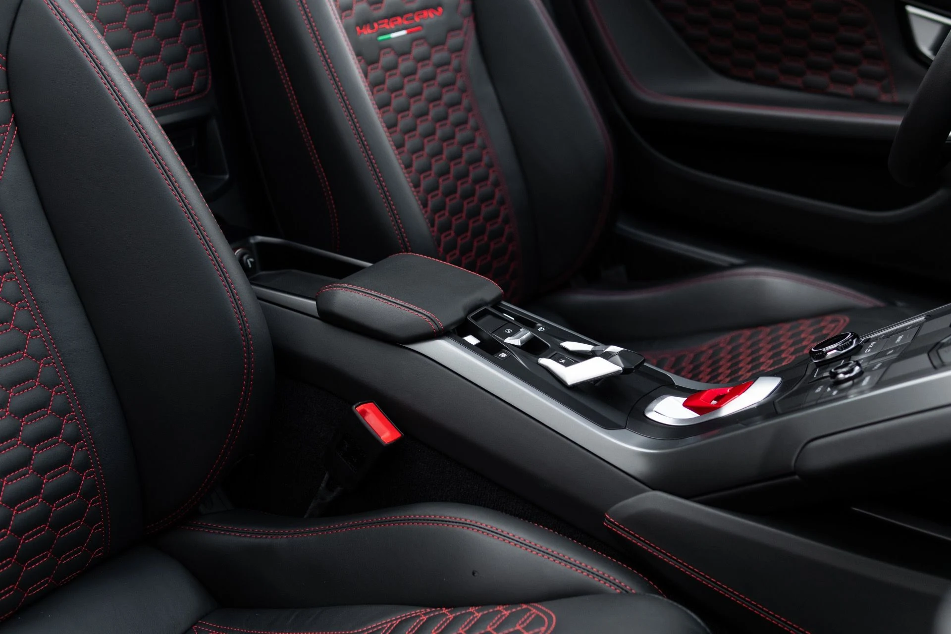 mph049_573430140_Used_2018_Lamborghini_Huracan_LP_580_2_Spyder_1766443768_abe6a3e09d