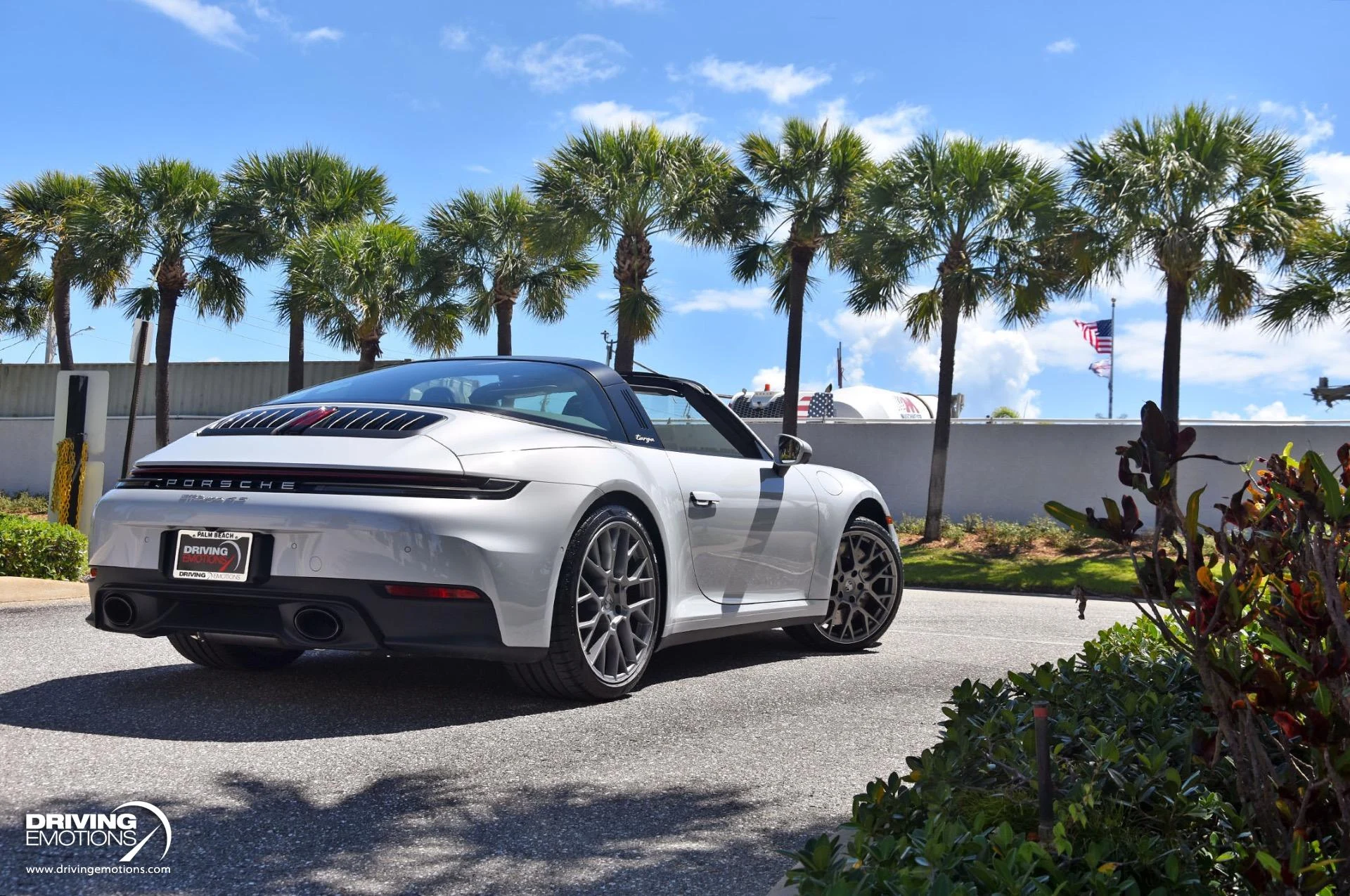 mph049_585942666_898_p50_l_0e4c0eea5d