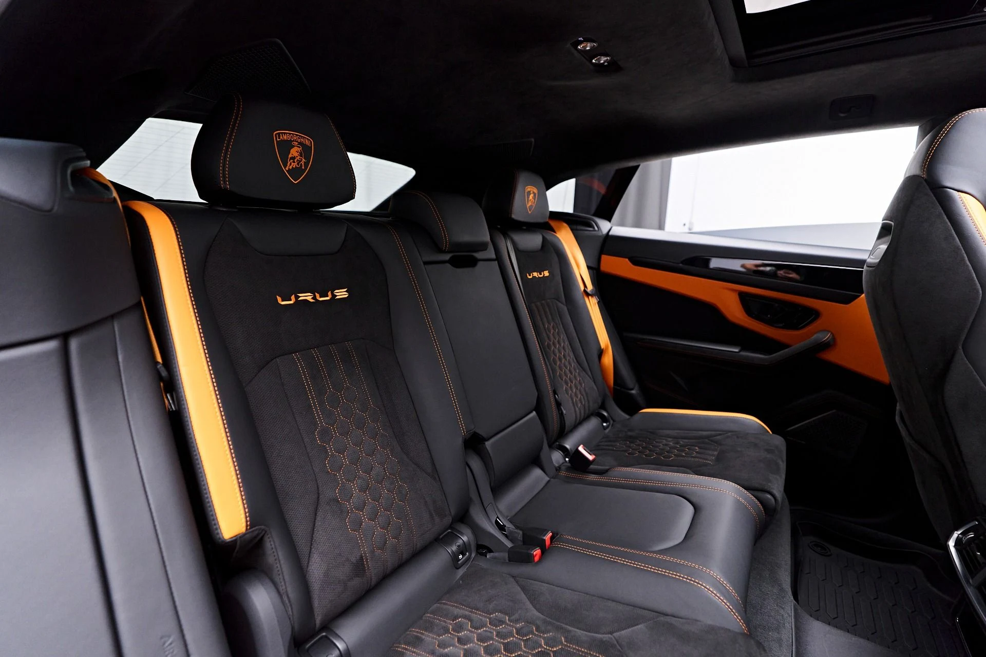 mph049_586580196_Used_2024_Lamborghini_Urus_S_1759191696_ca2f7a26e4