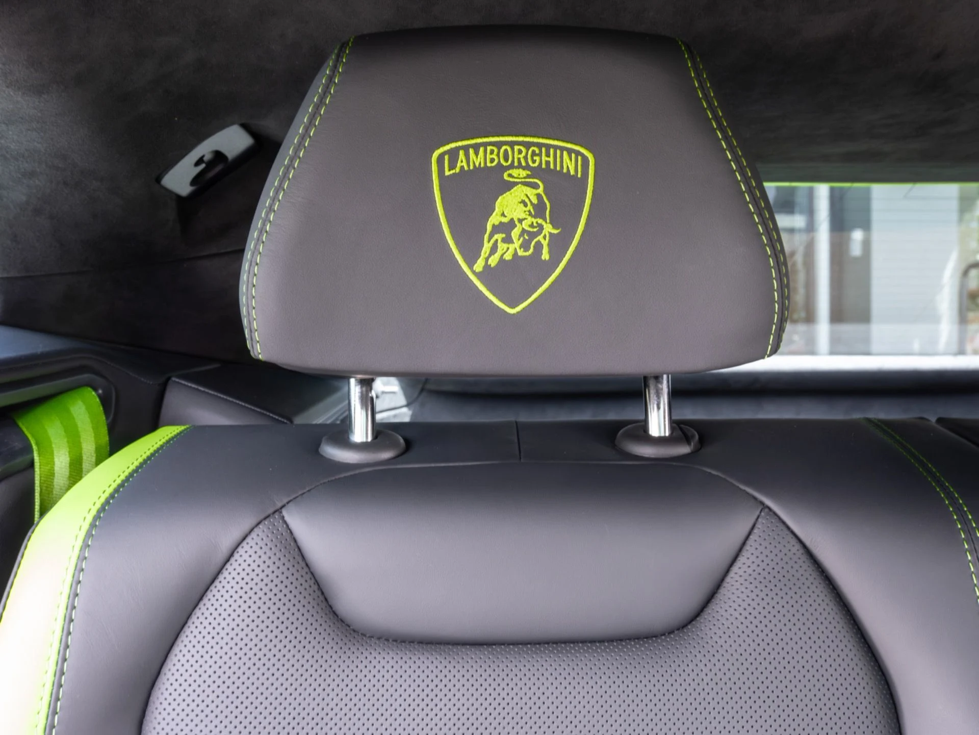 mph049_587846074_Used_2024_Lamborghini_Urus_S_1775489538_fe34582c96