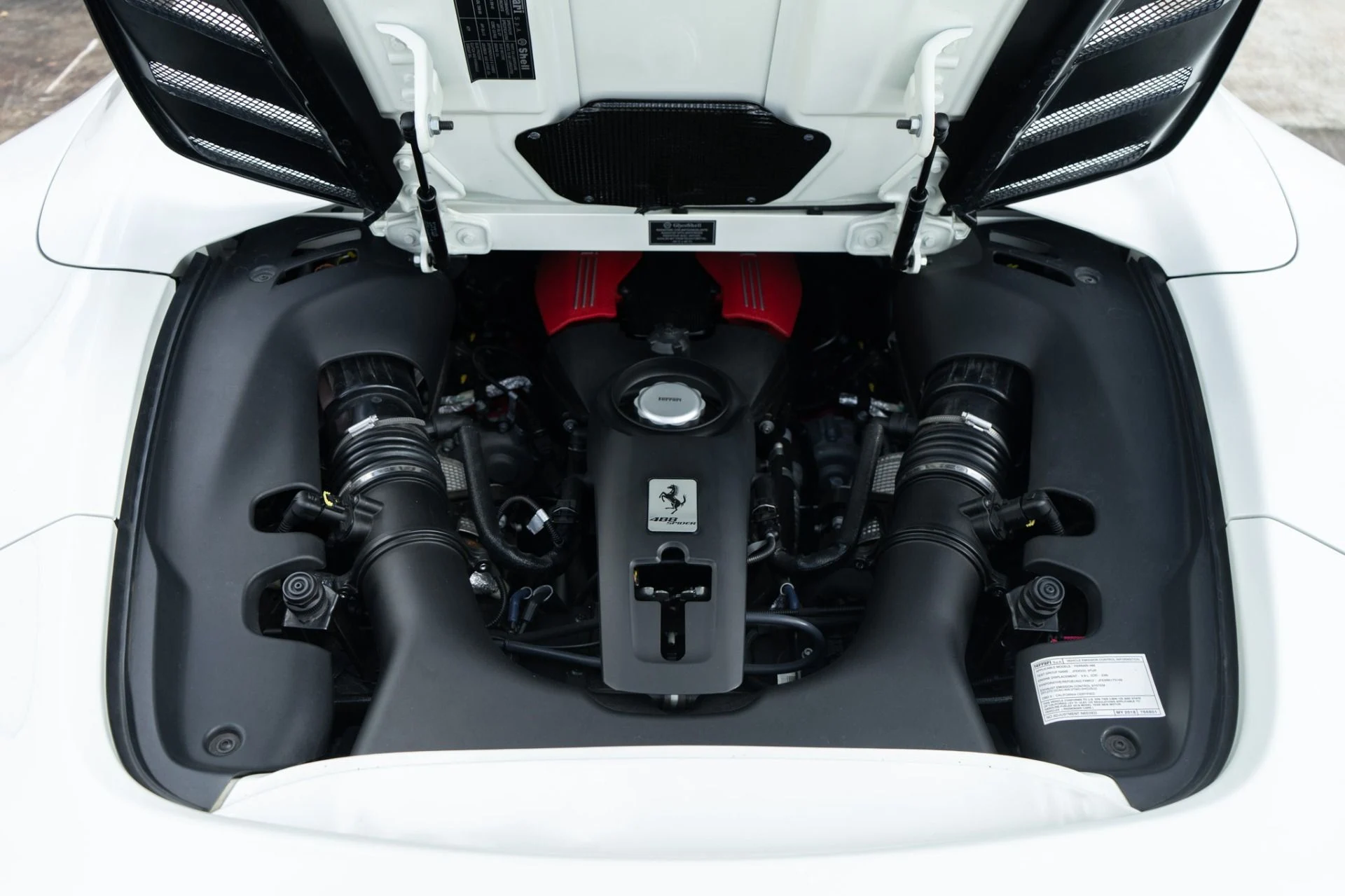 mph049_592520379_Used_2018_Ferrari_488_Spider_1781219739_732ebb3d23