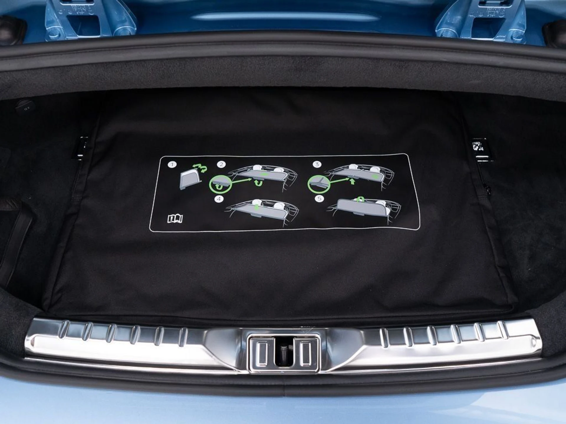 mph049_60804954_2ff24945156cd4b02649781463dbcd9b_830fecf771