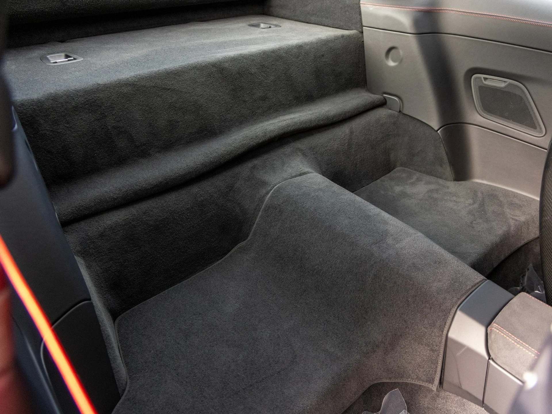 mph049_608759909_50_bf5d8bf698