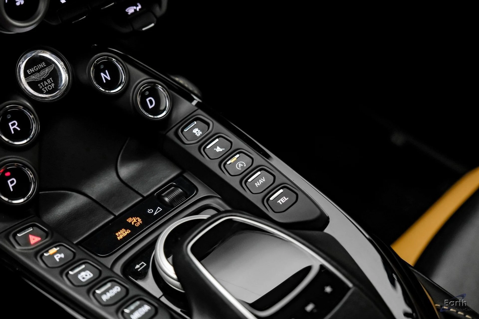 mph049_608902622_2c2c89245181d42ec7e53a8c985c48bbx_e881abafe5