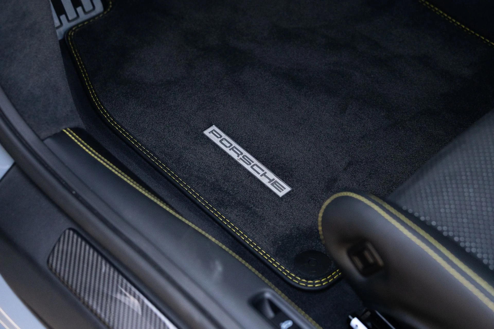 mph049_612184588_Used_2023_Porsche_911_GT_3_1777402484_a916357aaf