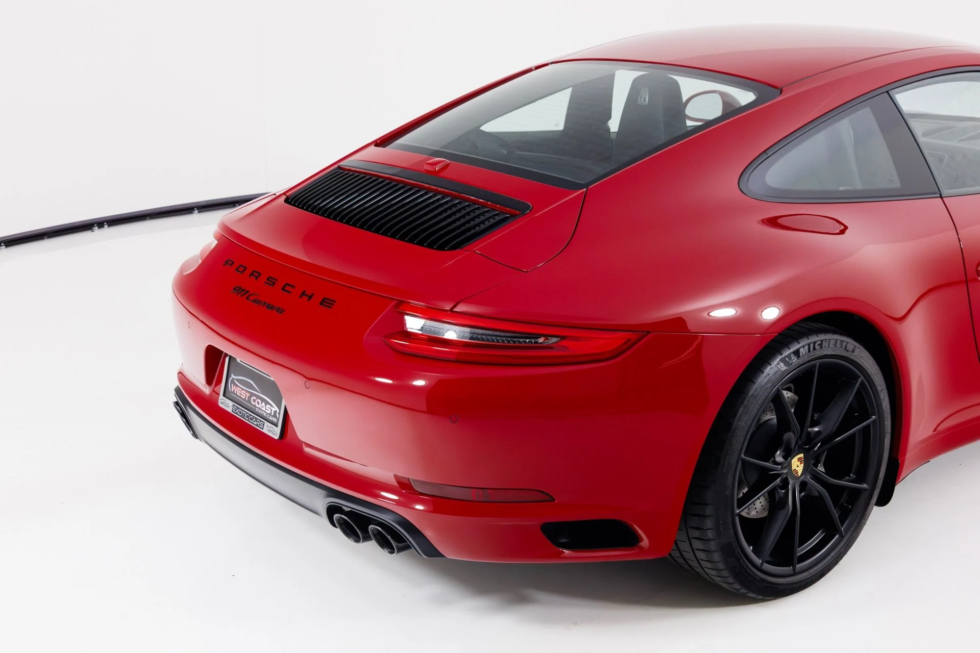 mph049_617383886_Used_2019_Porsche_911_Carrera_1767051385_064b1ba27b