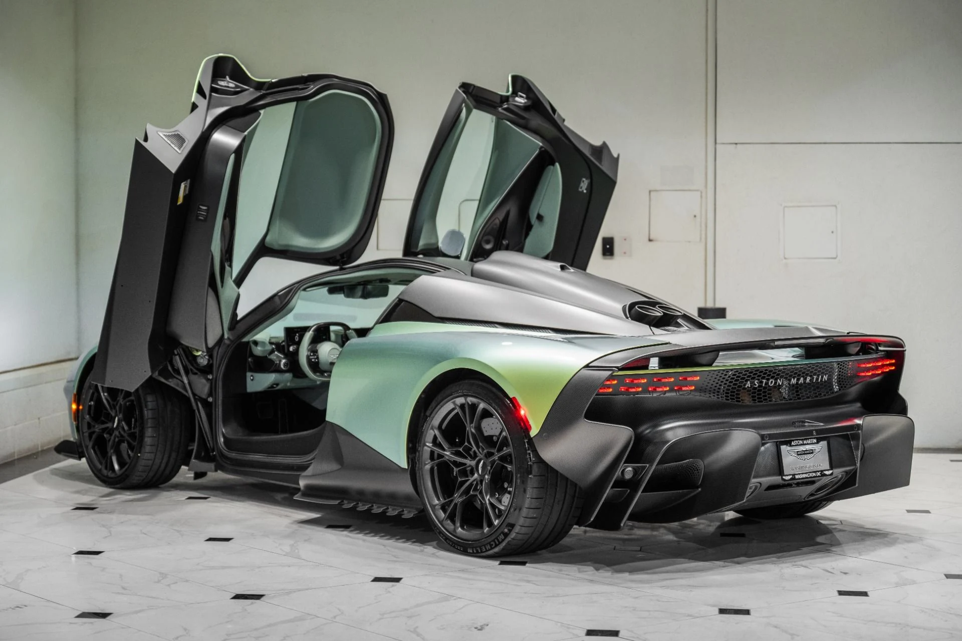 mph049_61782466_New_2026_Aston_Martin_Valhalla_1790437423_6530a124b4