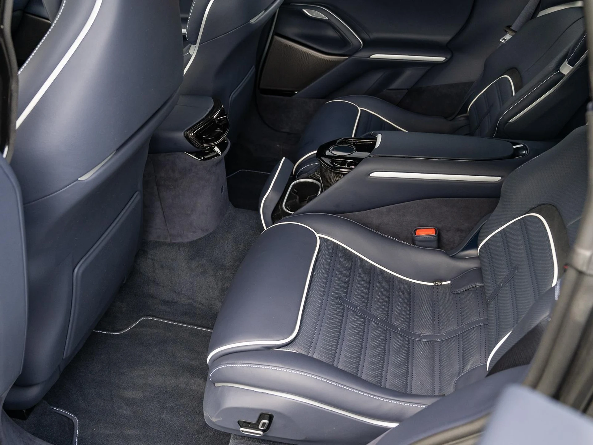 mph049_629482622_Used_2025_Ferrari_Purosangue_AWD_1768385492_c364977b40