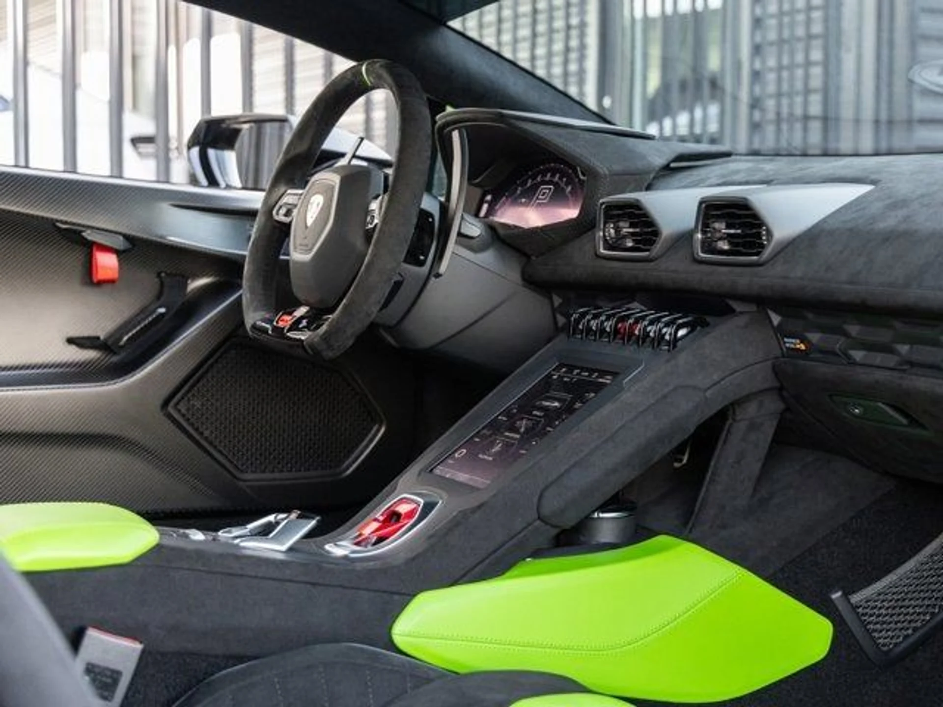 mph049_635920538_50_64d5b6c1f1