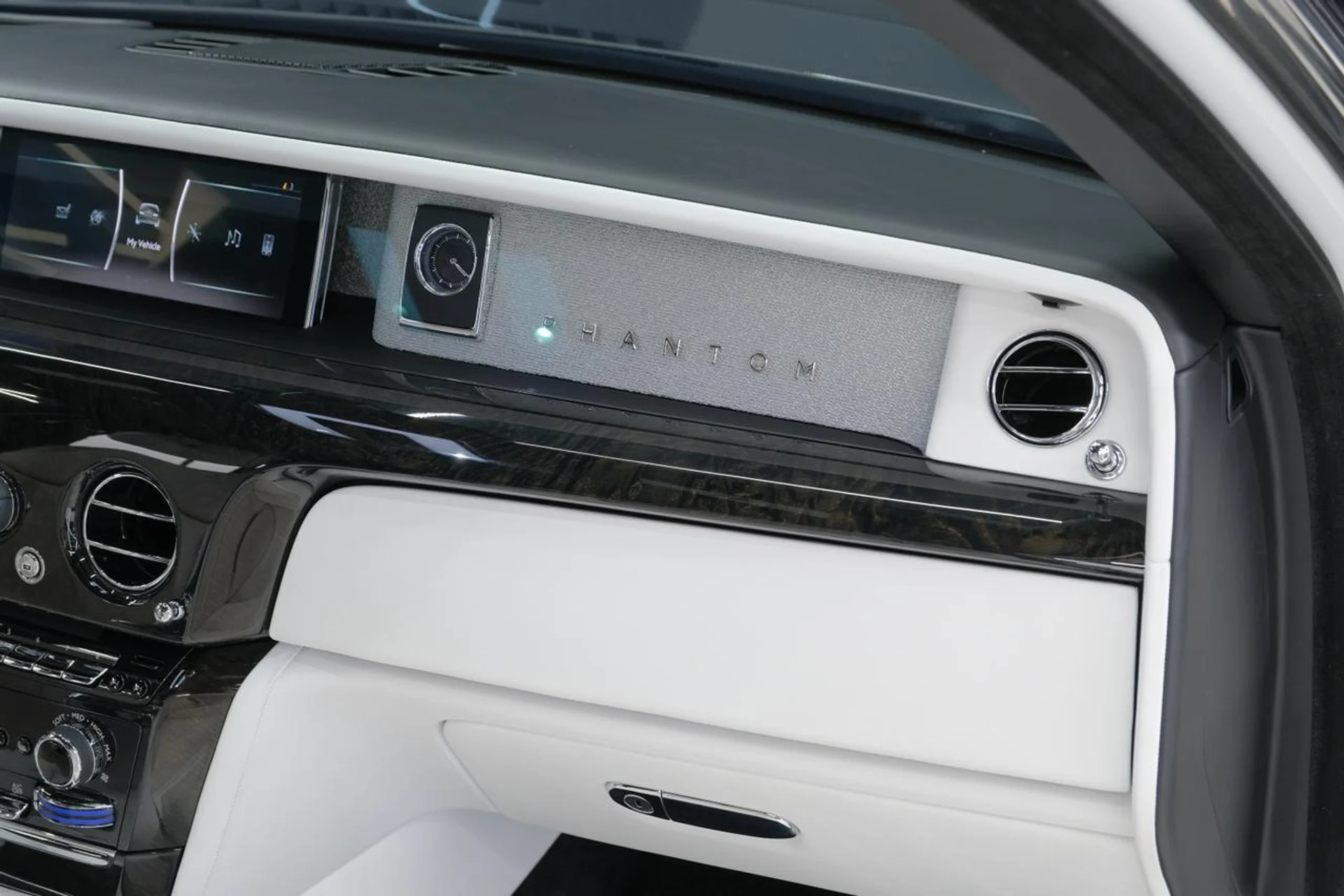 mph049_636762149_e651cca2be3a89101ea7d06379101ce3_32412a1718