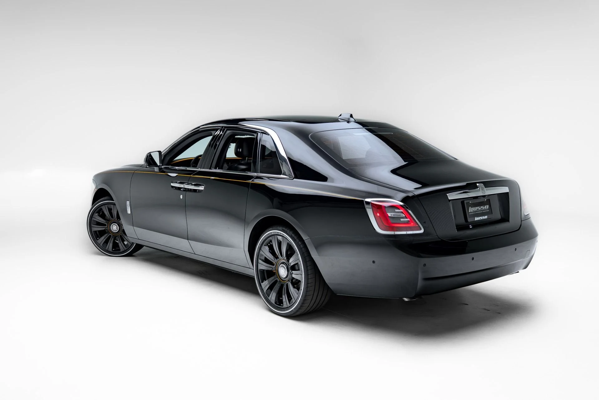 mph049_648648188_Used_2022_Rolls_Royce_Ghost_1776983426_0b16dc3ae0