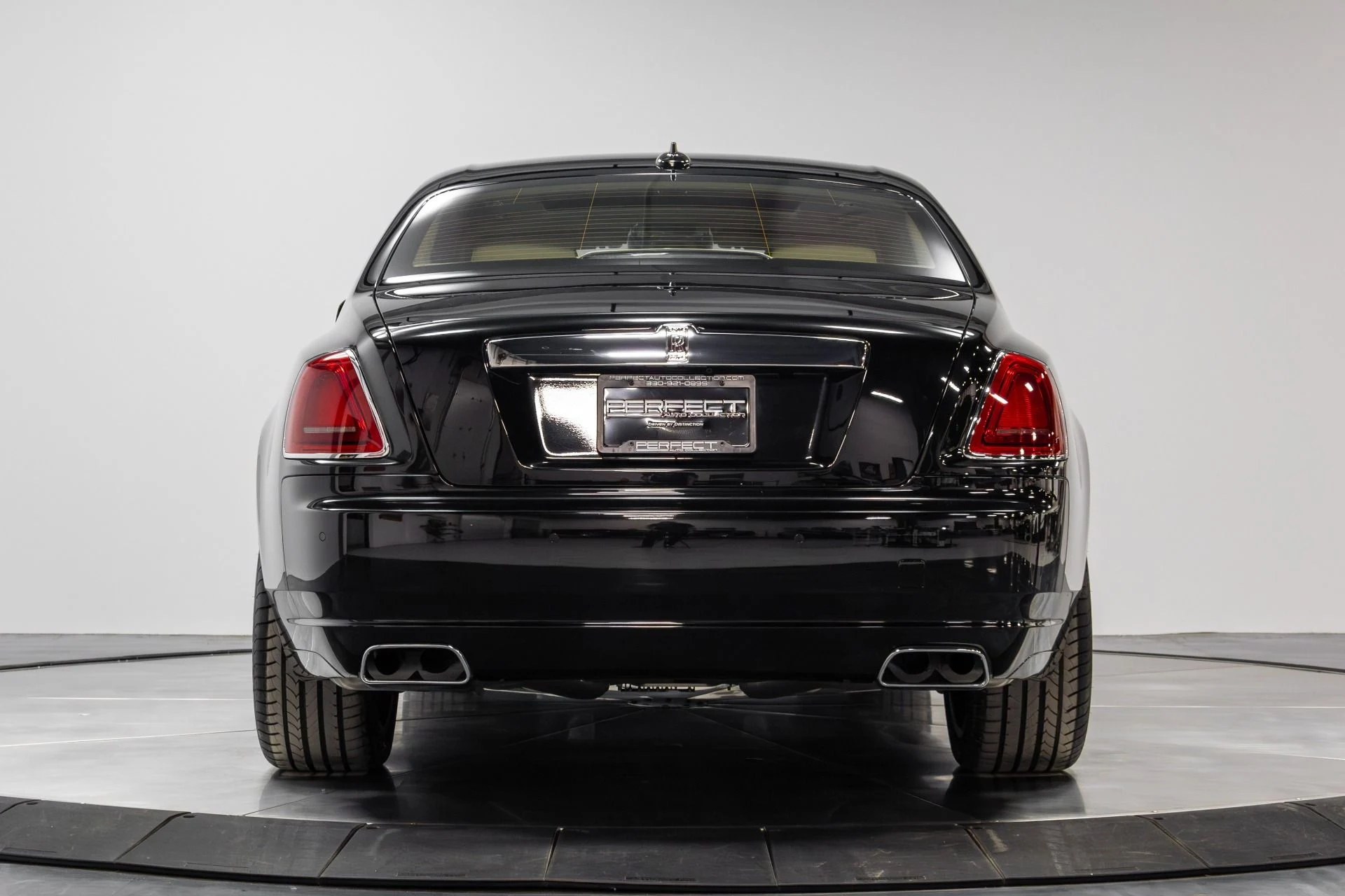 mph049_658384036_Used_2011_Rolls_Royce_Ghost_1771348774_7626fd5357