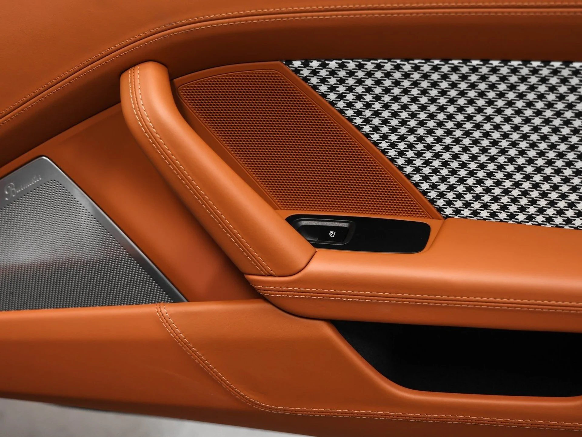 mph049_661269205_50_2cca04b59e