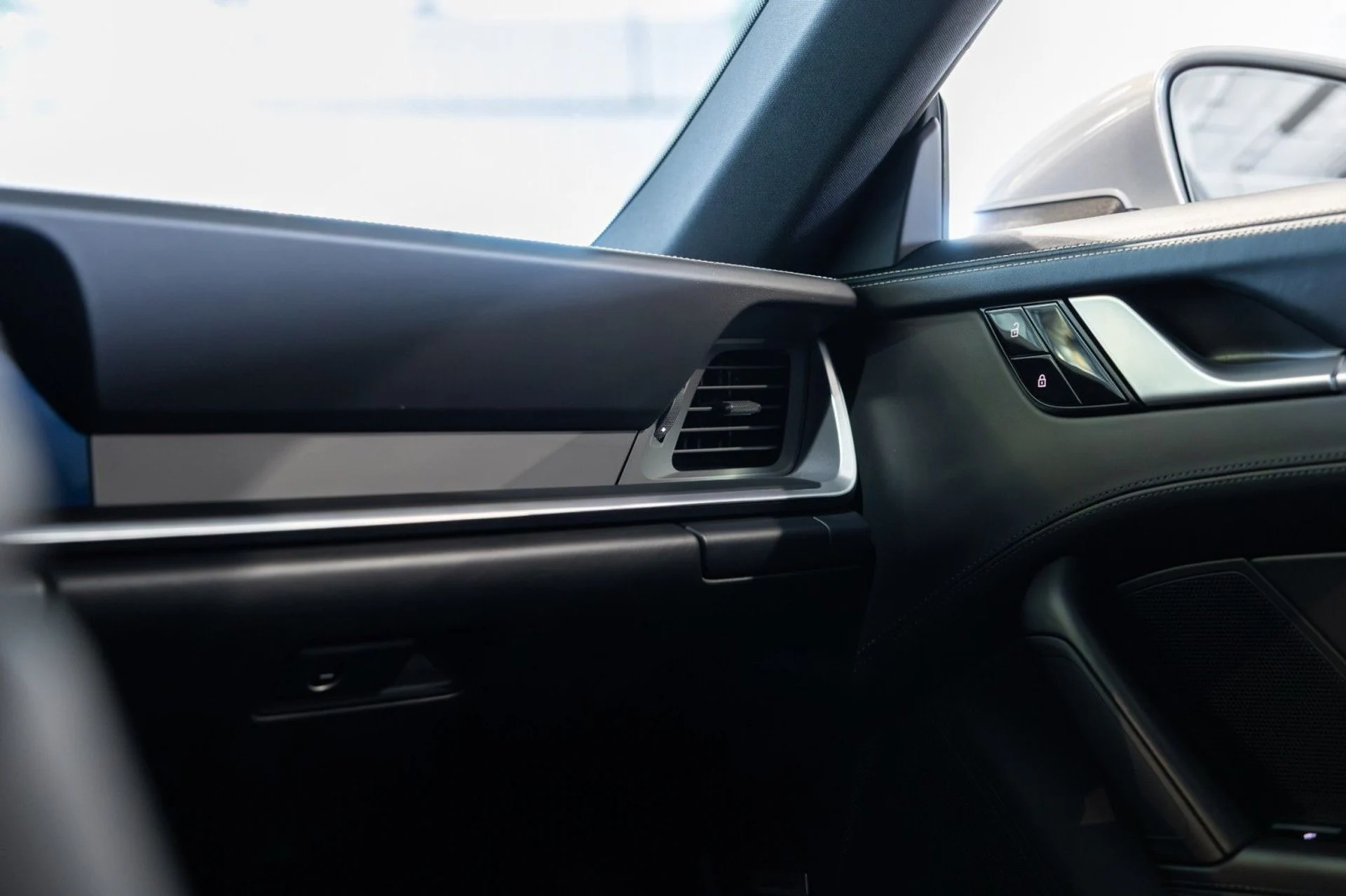 mph049_66696240_Fg_e34b0cf084