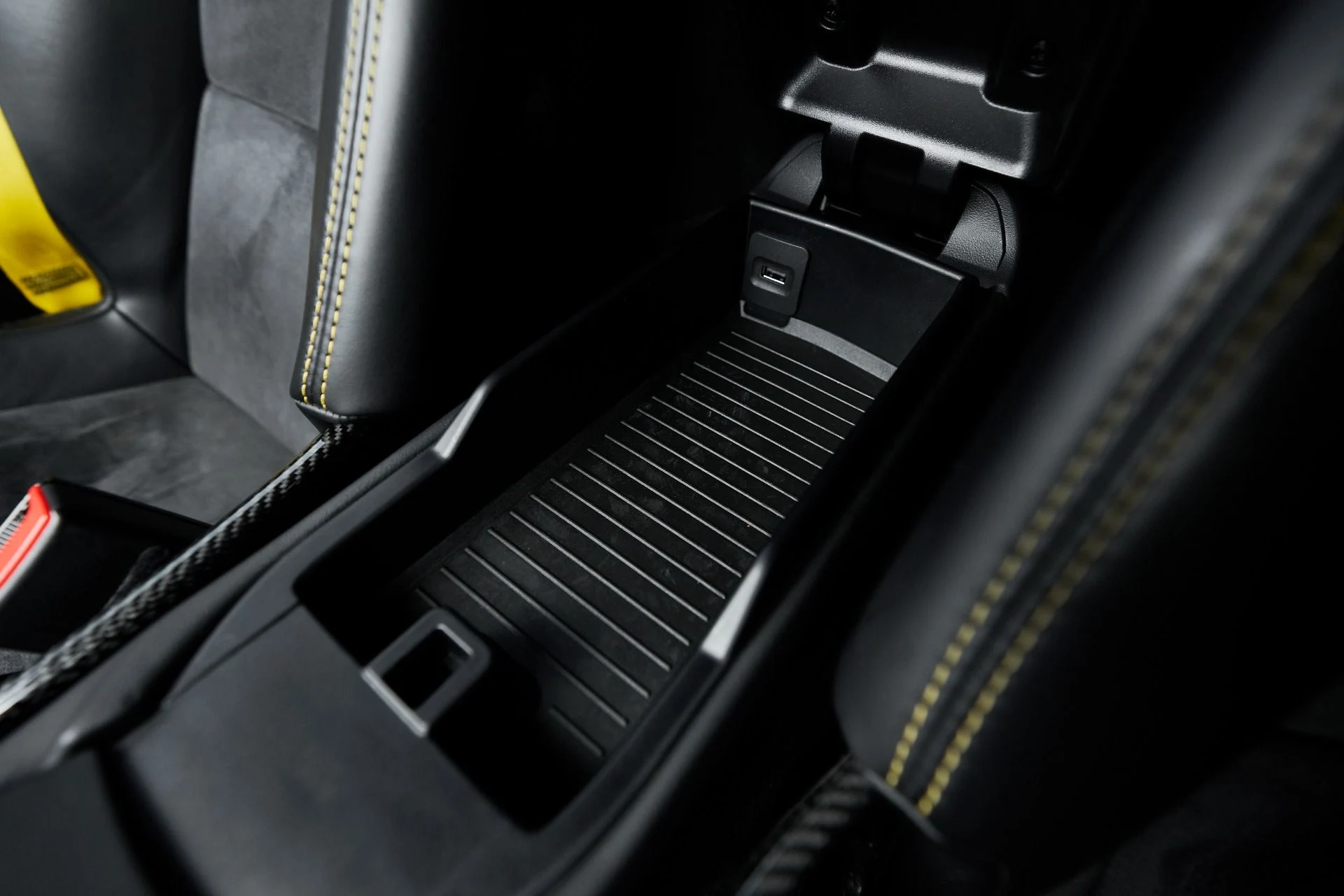 mph049_669120431_Used_2020_Porsche_718_Cayman_GT_4_1763019547_8253489b79