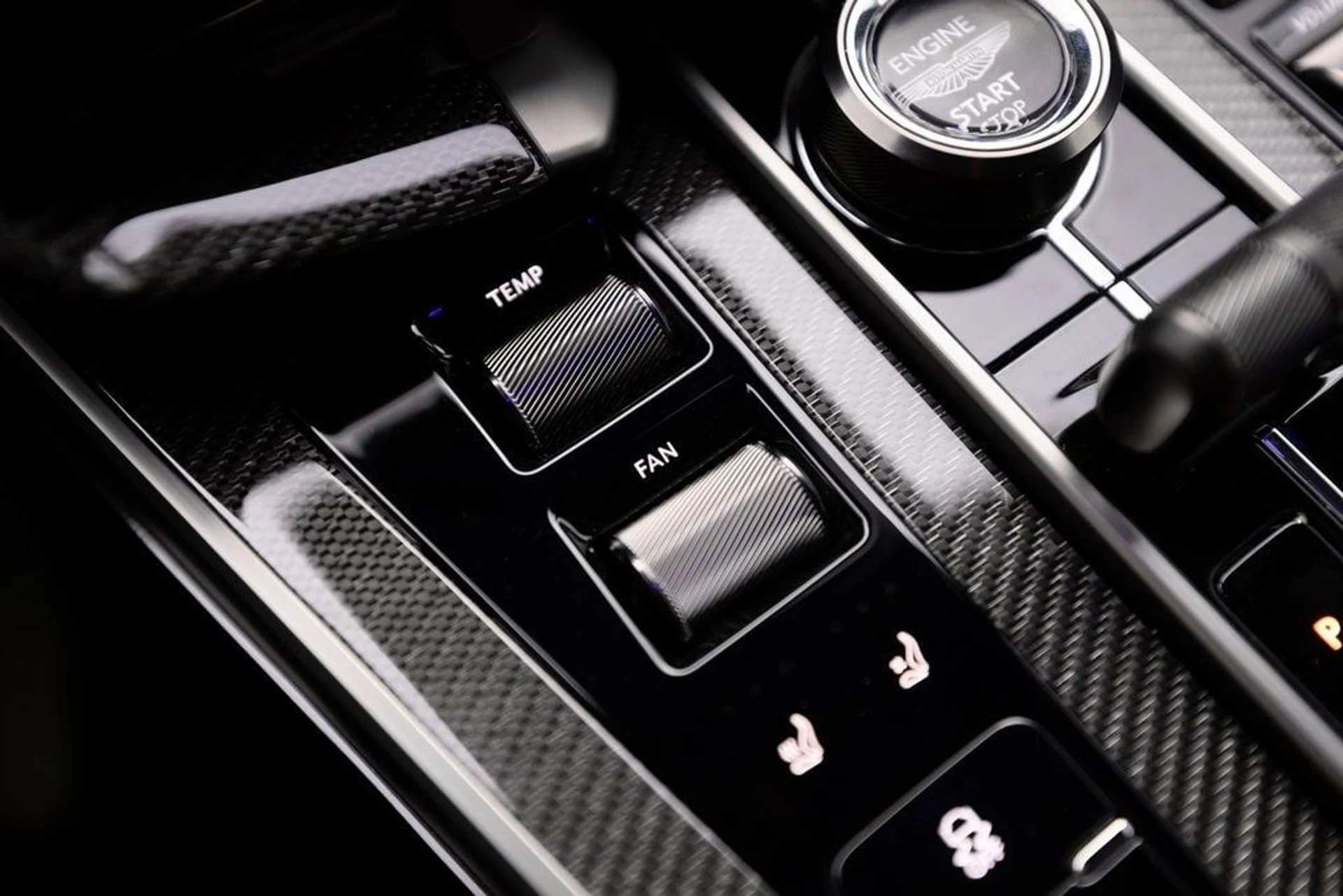 mph049_670666440_cc0077bcd5d4e5b2e0ad35f395b4dd9cx_d51060164d