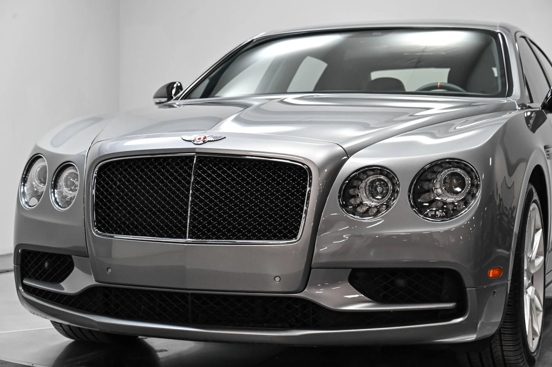 mph049_67097826_Used_2018_Bentley_Flying_Spur_V8_S_1754506017_3f898128a1