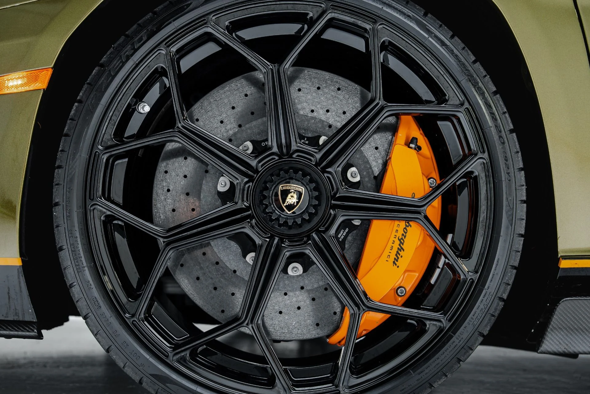 mph049_673524747_Used_2022_Lamborghini_Aventador_LP_780_4_Ultimae_1792689480_82ec73517c