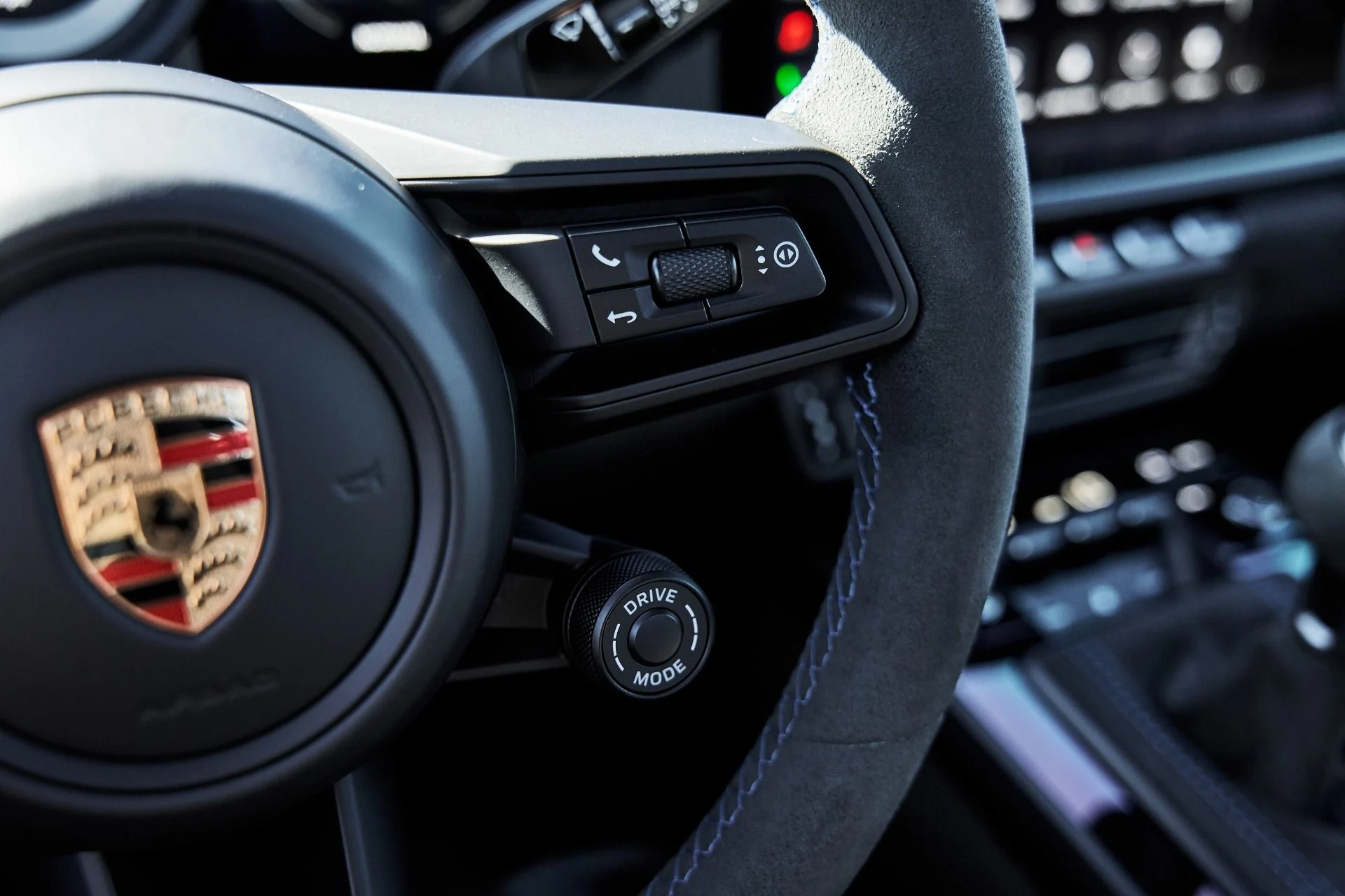 mph049_694303570_Used_2024_Porsche_911_GT_3_1774056895_b76e1c3068