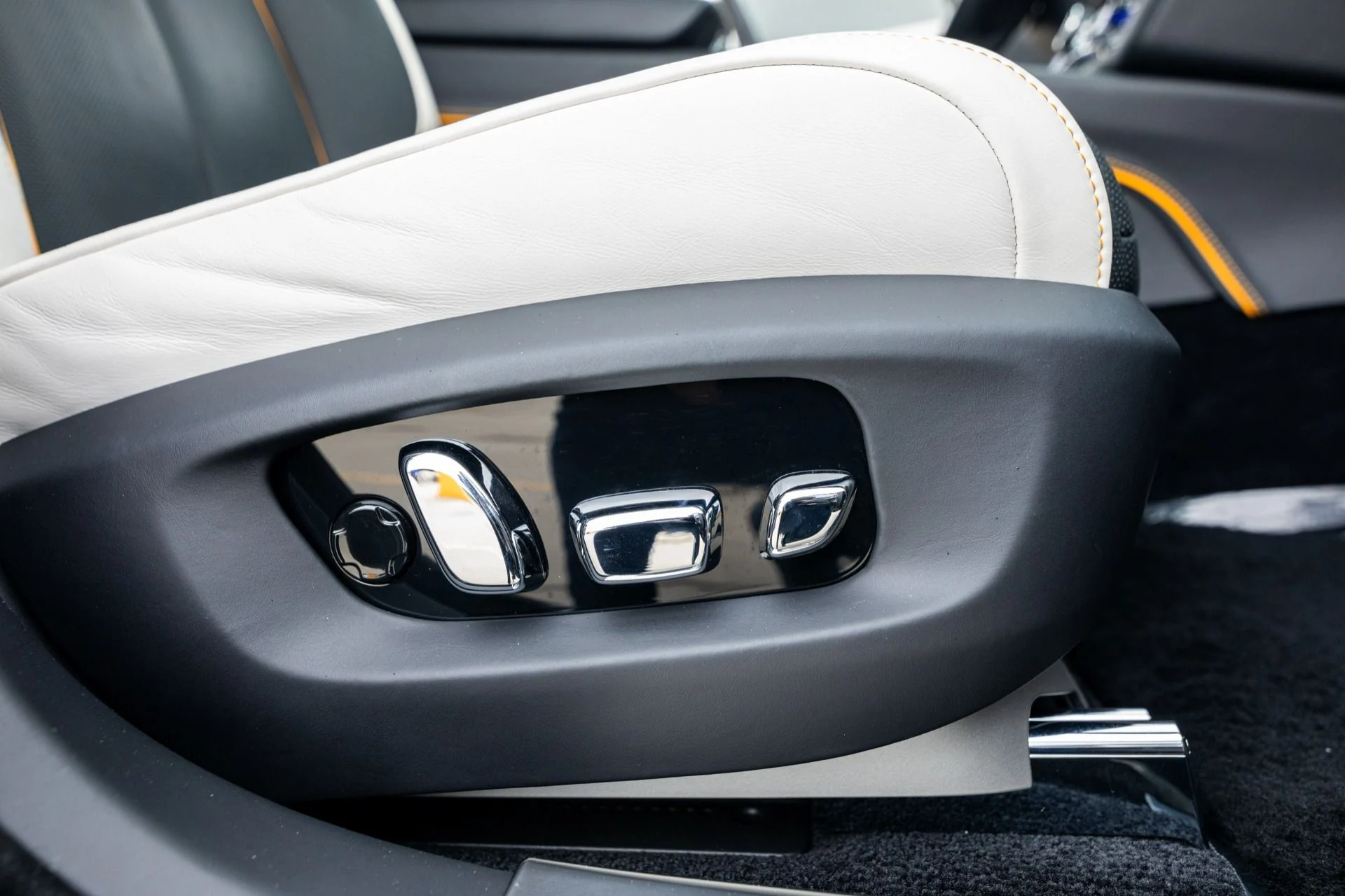 mph049_712301354_Used_2021_Rolls_Royce_Ghost_EWB_1768869200_0678a217da