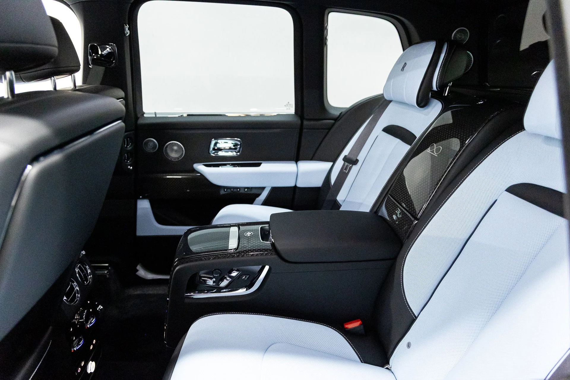 mph049_735053225_a470a706fcc5e2725370614d34edb912x_fcd081a63d