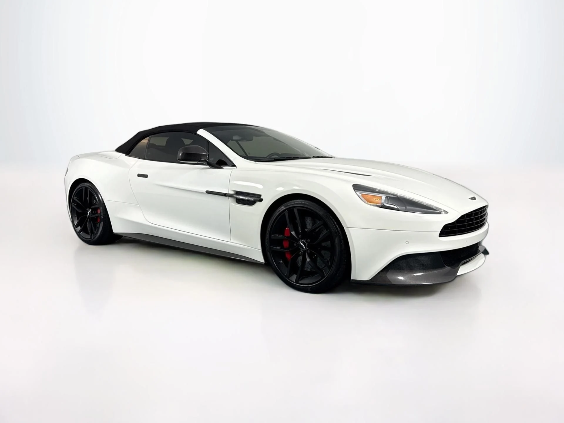 mph049_772236167_Used_2015_Aston_Martin_Vanquish_Volante_1782334119_9805038f8f