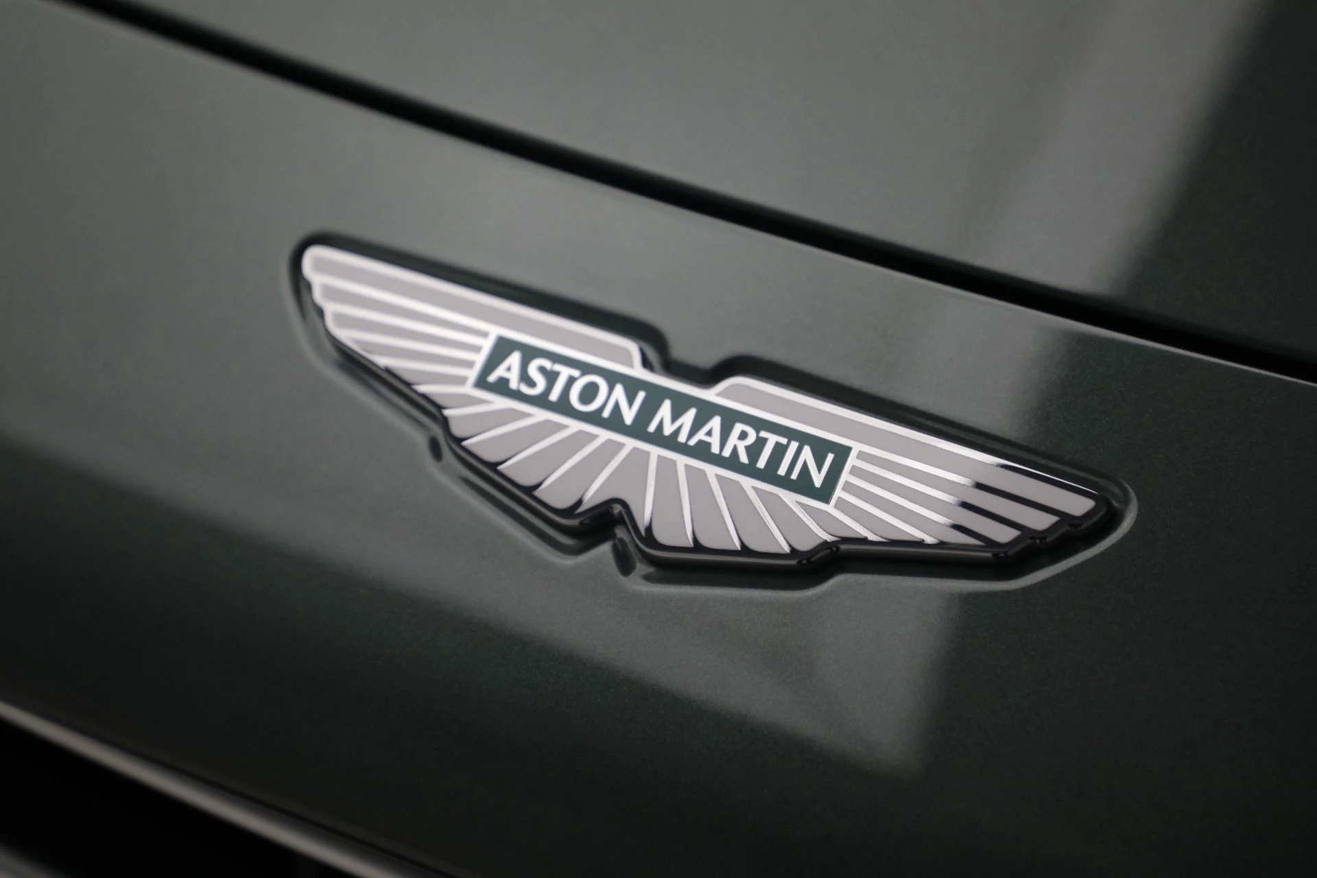 mph049_78682360_New_2025_Aston_Martin_DB_12_Volante_4a5f41623d