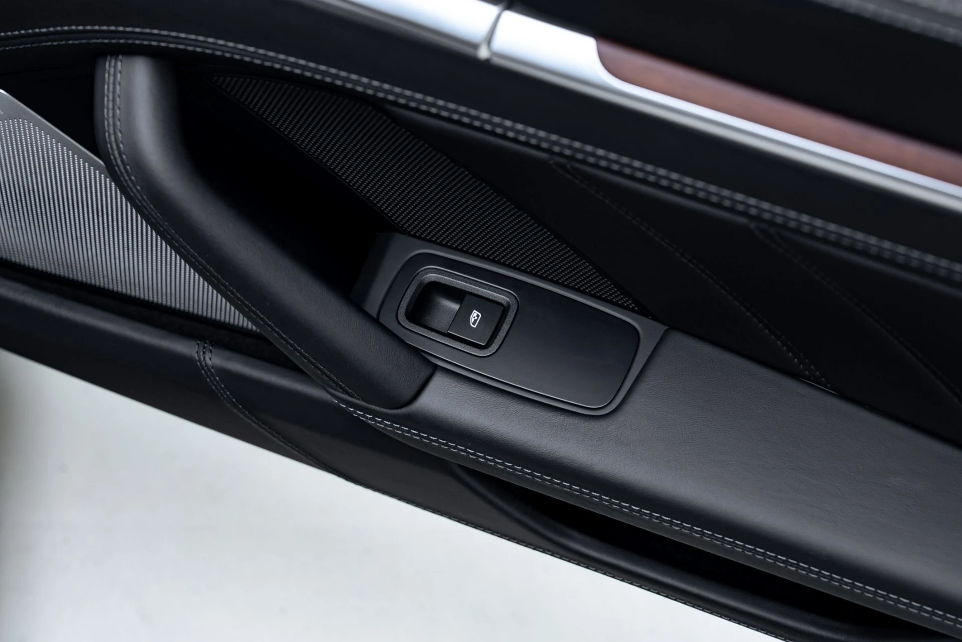 mph049_802165685_Used_2023_Porsche_911_Sport_Classic_1776441930_7ba9e91b61