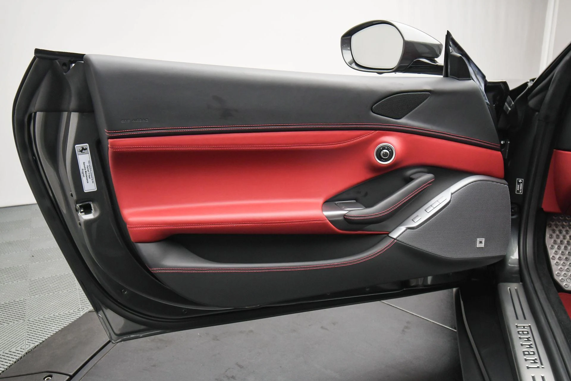mph049_80222695_Used_2023_Ferrari_Portofino_M_1757454532_ae7e107569