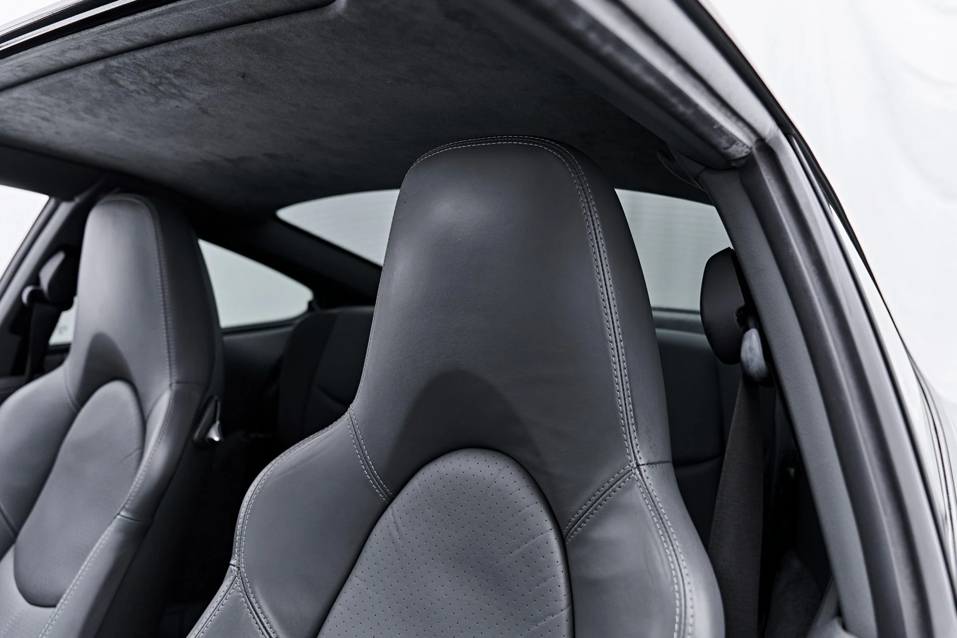 mph049_80723849_Used_2005_Porsche_911_Carrera_S_1791837348_68ad91e6a8