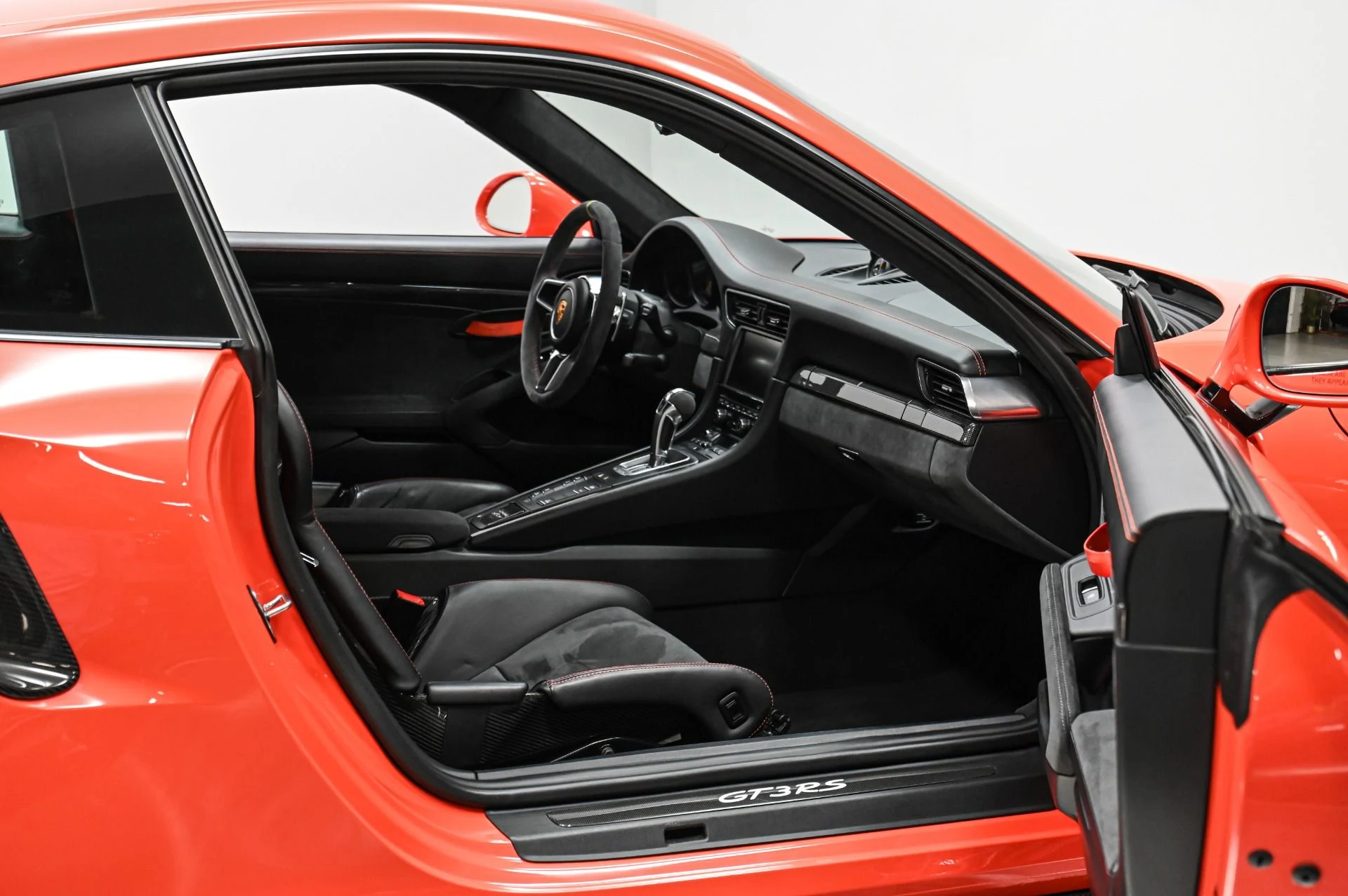 mph049_811870856_Used_2016_Porsche_911_GT_3_RS_1788412421_70fa959f2a