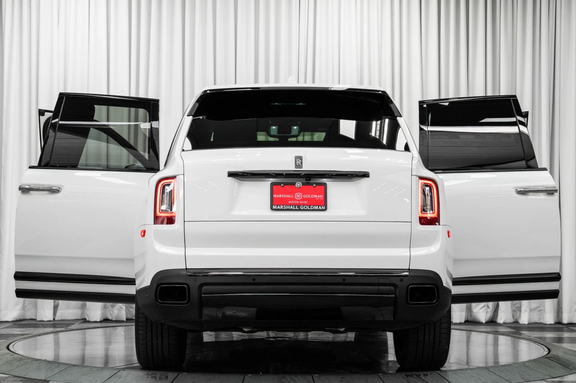 mph049_82062252_Used_2023_Rolls_Royce_Cullinan_Black_Badge_Two_Tone_Interior_Starlight_Headliner_1762810213_656d78968d