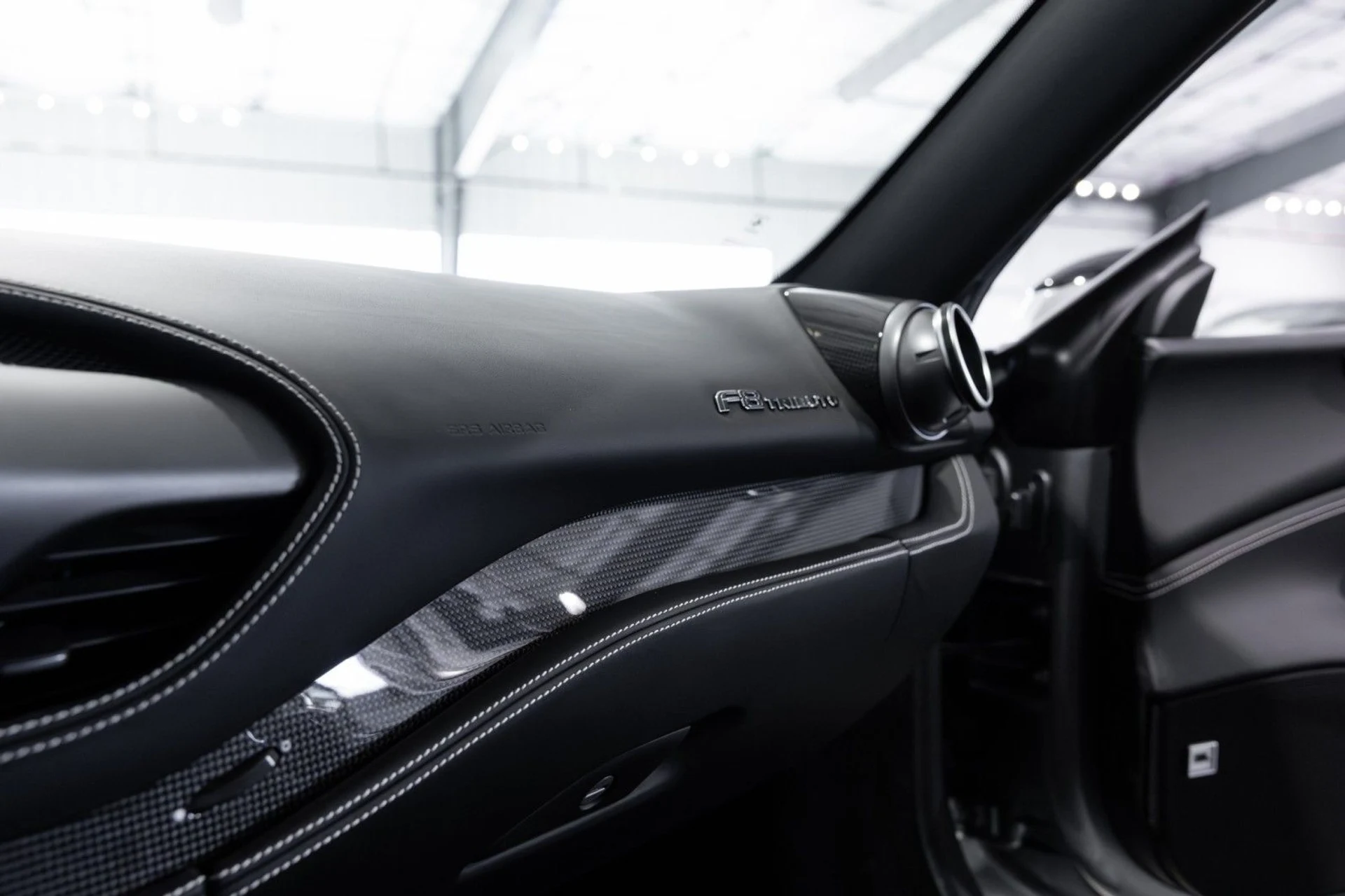 mph049_822378221_Dw_0a60d1d29d