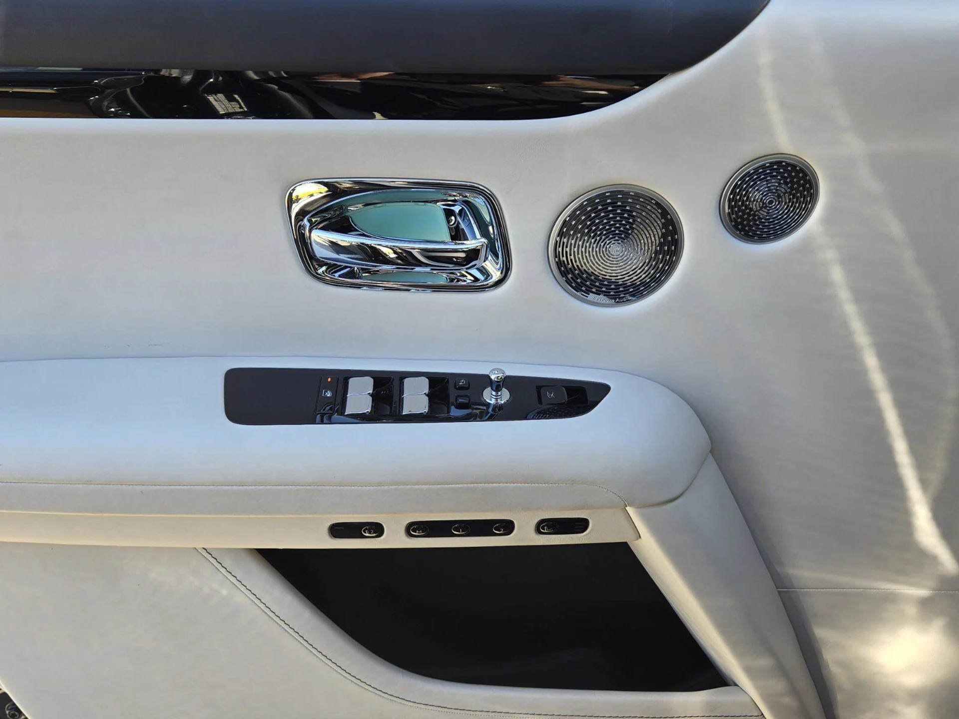 mph049_834455152_c9656396fc5ce517ce9dc55a1461ad9ax_a1f581ad54