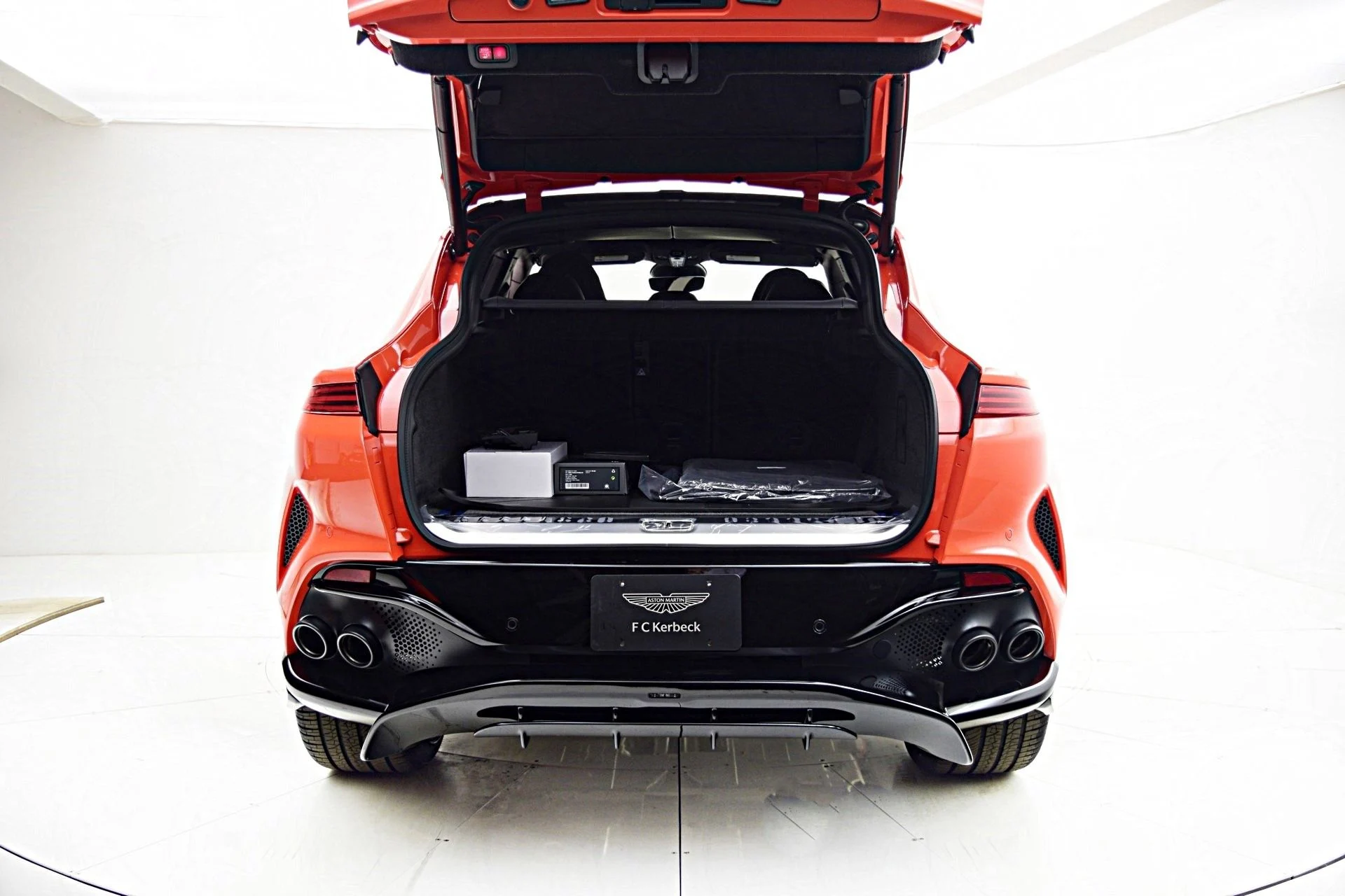 mph049_851172175_New_2025_Aston_Martin_DBX_707_c65e3f79af