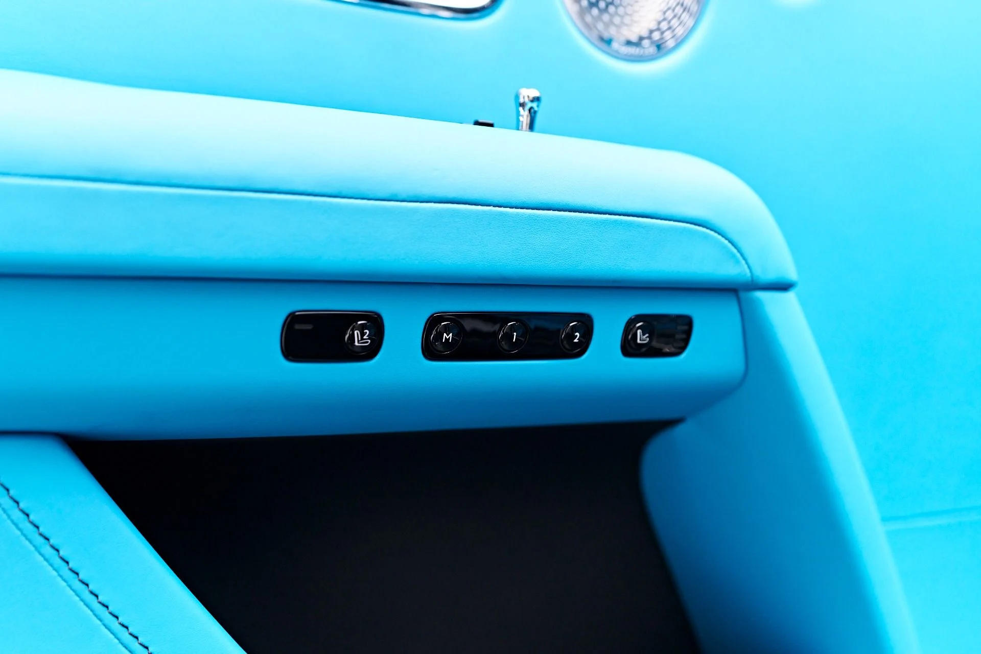 mph049_867282176_Used_2024_Rolls_Royce_Ghost_Base_1755131984_3af87187a6