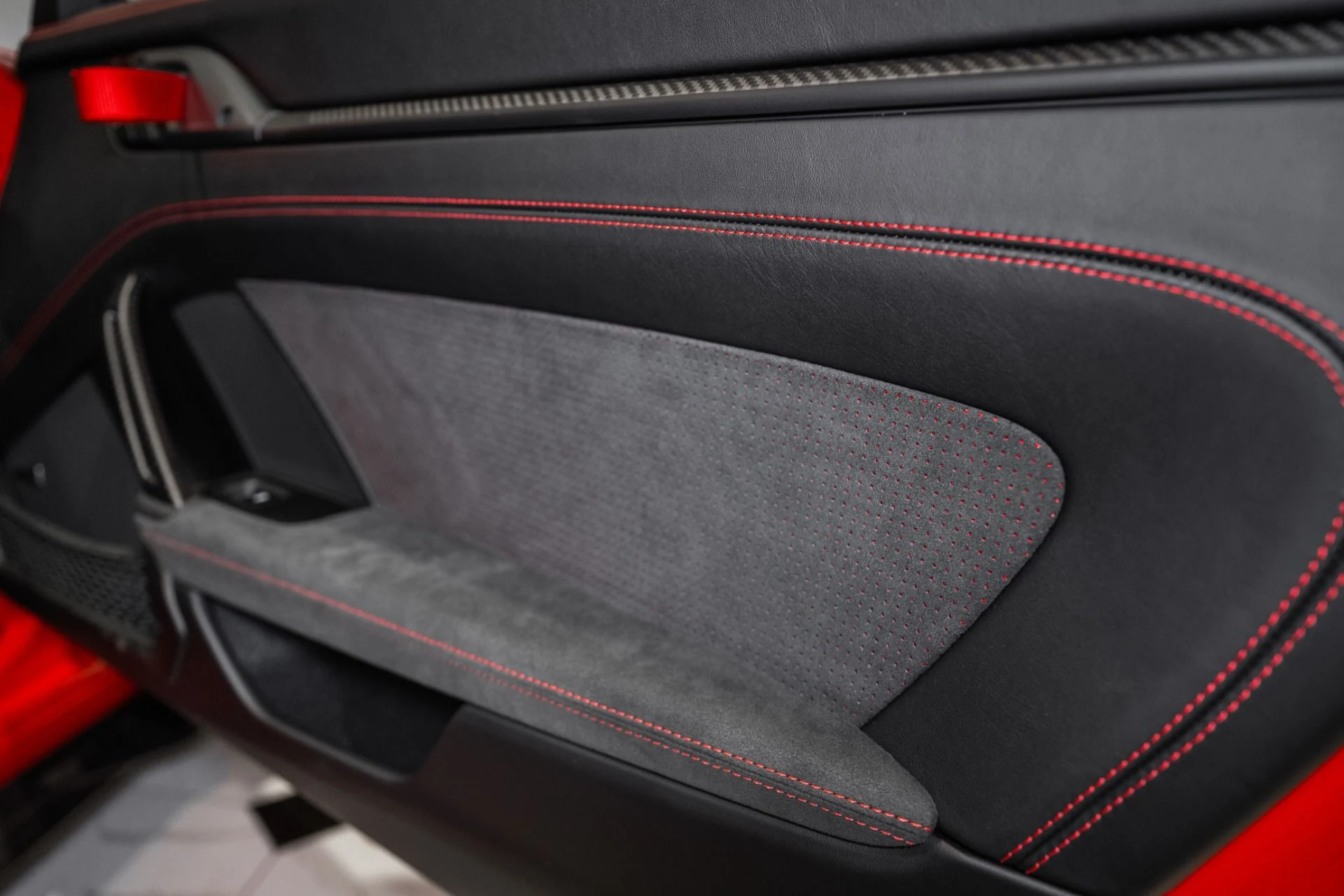 mph049_867756362_Used_2024_Porsche_911_GT_3_RS_1761665497_e9ec4e7d89