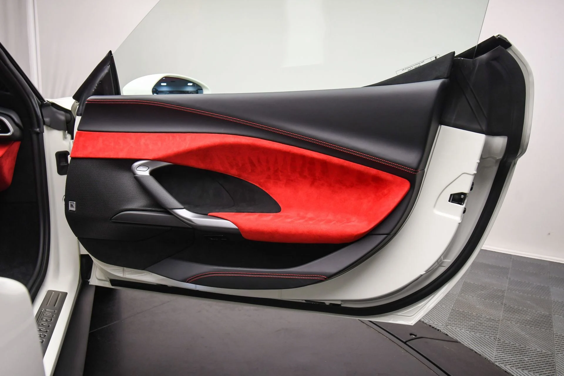 mph049_872184907_632cf48506114403a6d1f08a966a30a2_3df346a77c