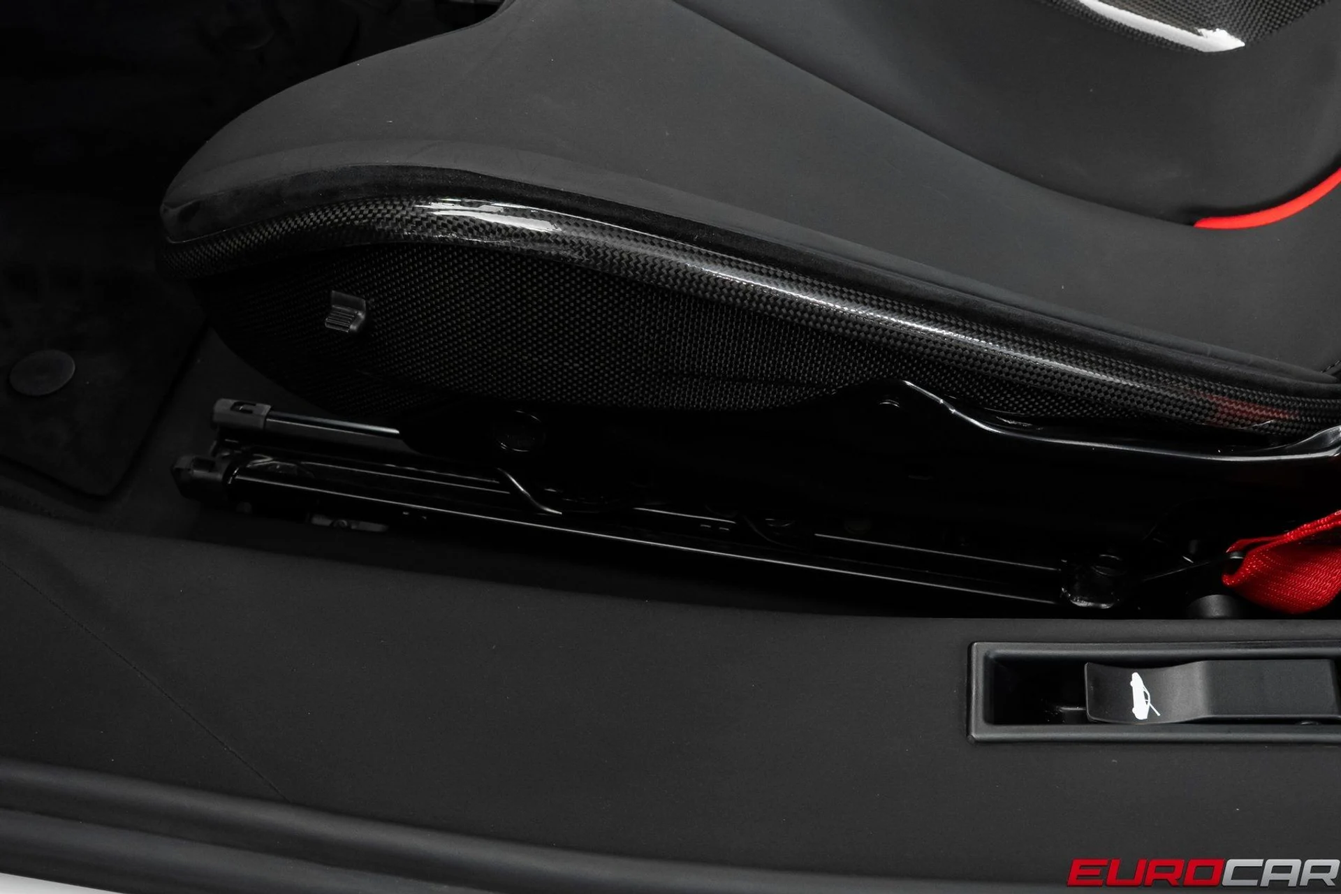 mph049_904867585_image_50_22e2f5113b