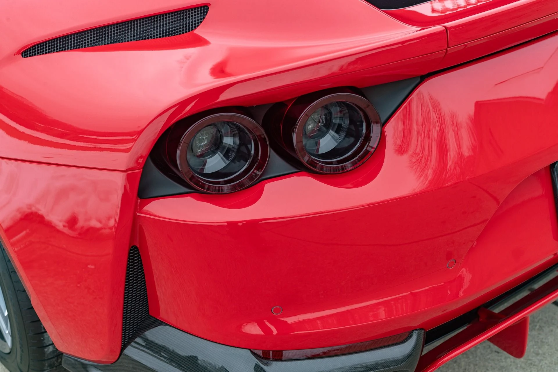 mph049_915817698_Used_2020_Ferrari_812_Superfast_1765217828_5c732a04bf