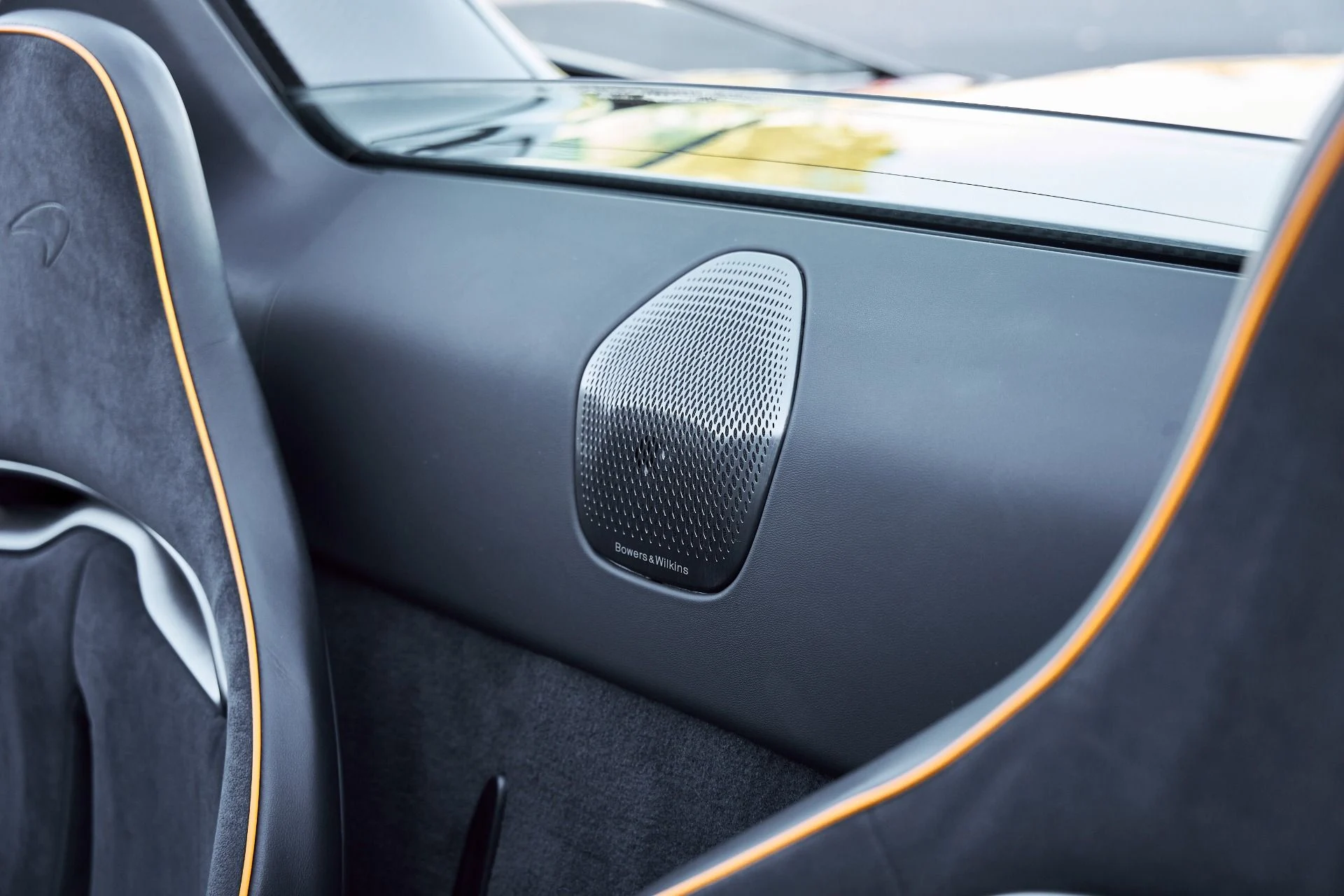 mph049_917606034_Used_2025_Mc_Laren_Artura_Performance_1769481874_2099bde0b4