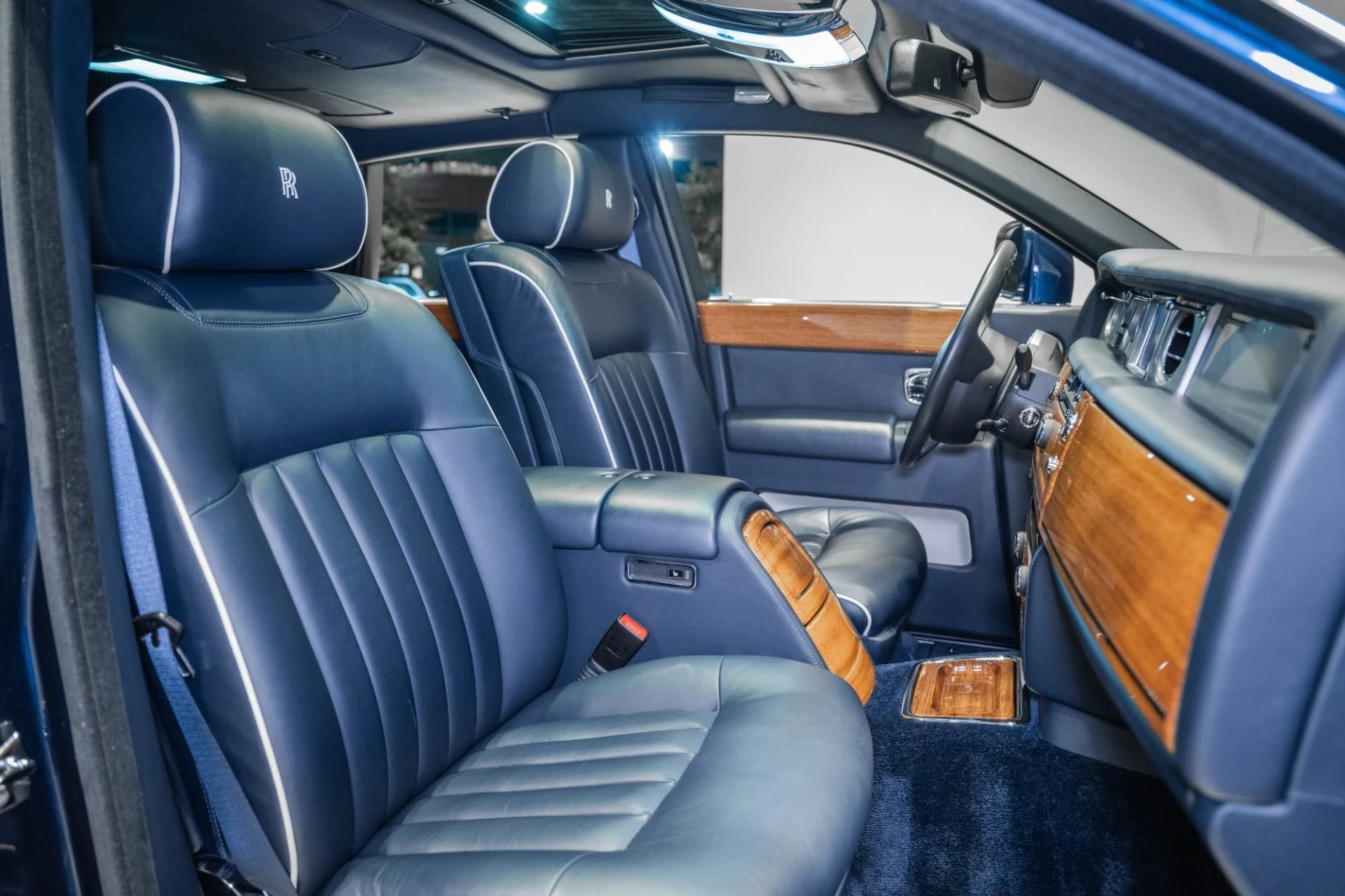 mph049_955307042_Used_2011_Rolls_Royce_Phantom_1782236449_135e7ed48d