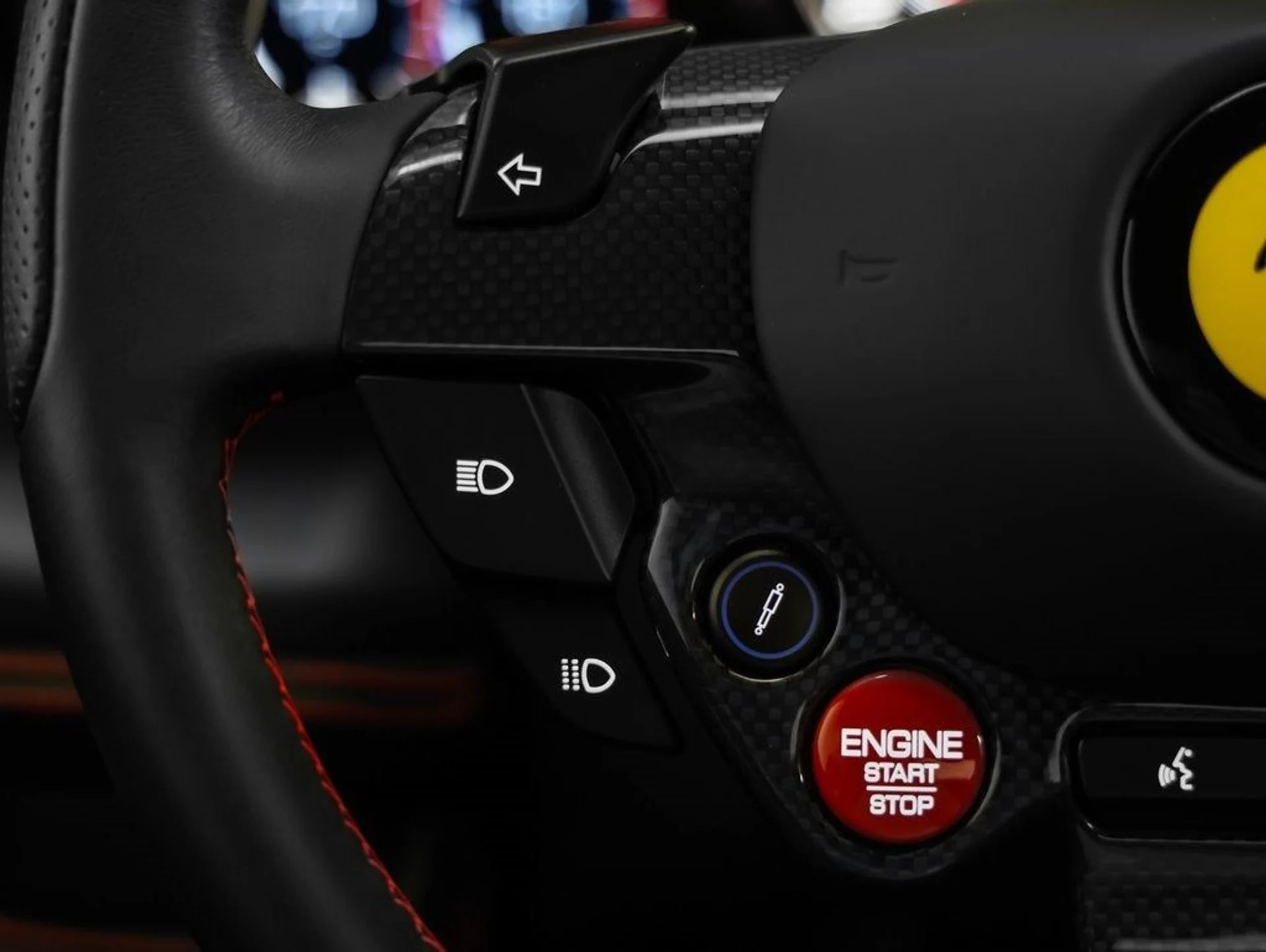 mph049_96220423_50_35bea527ac