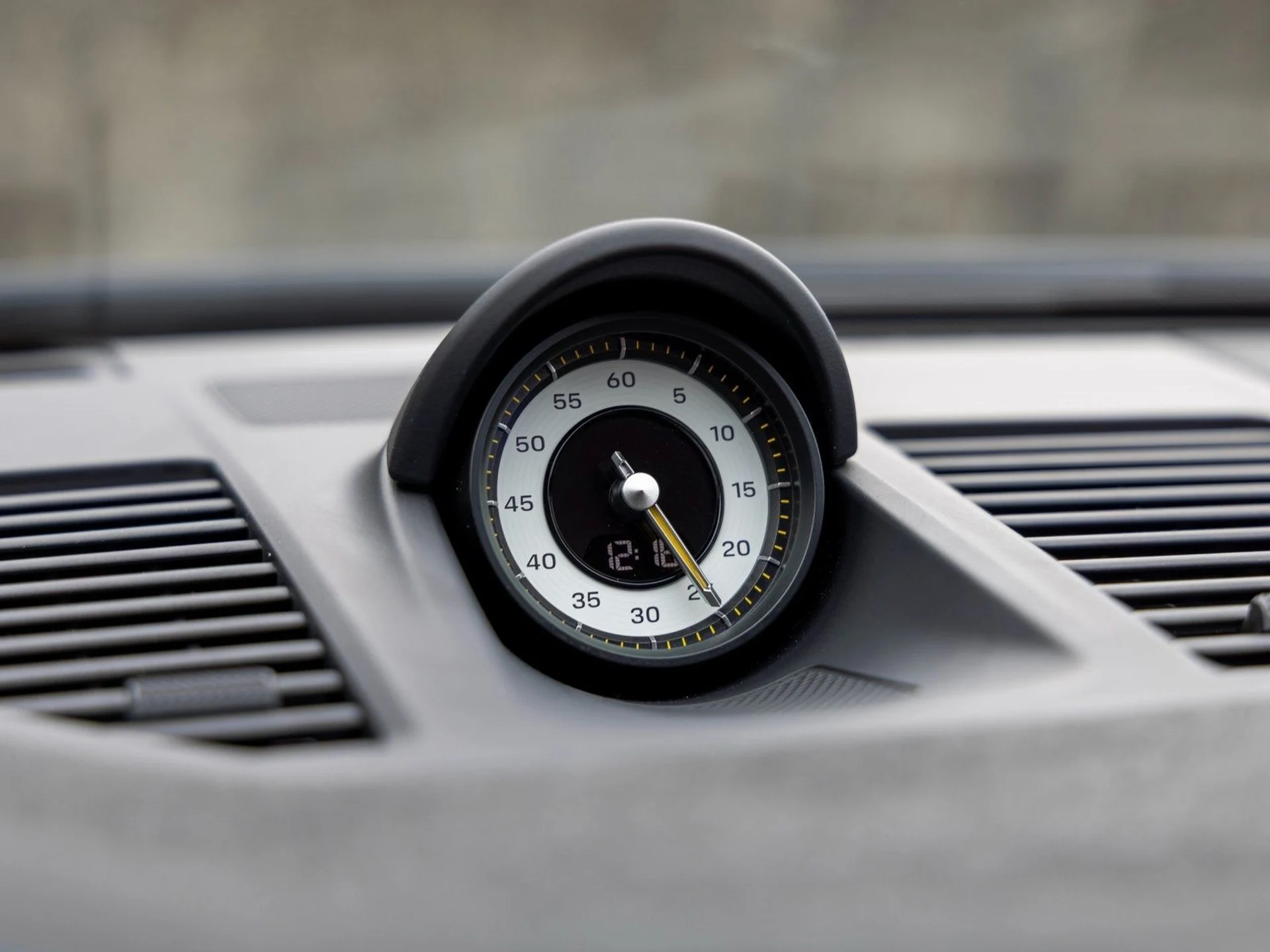 mph049_972684271_50_d2e71fb416