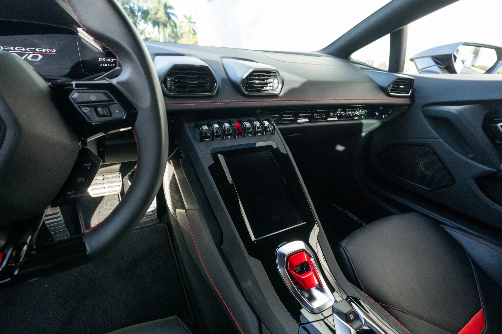 mph049_979172298_Used_2020_Lamborghini_Huracan_EVO_1769630384_7974139c5e