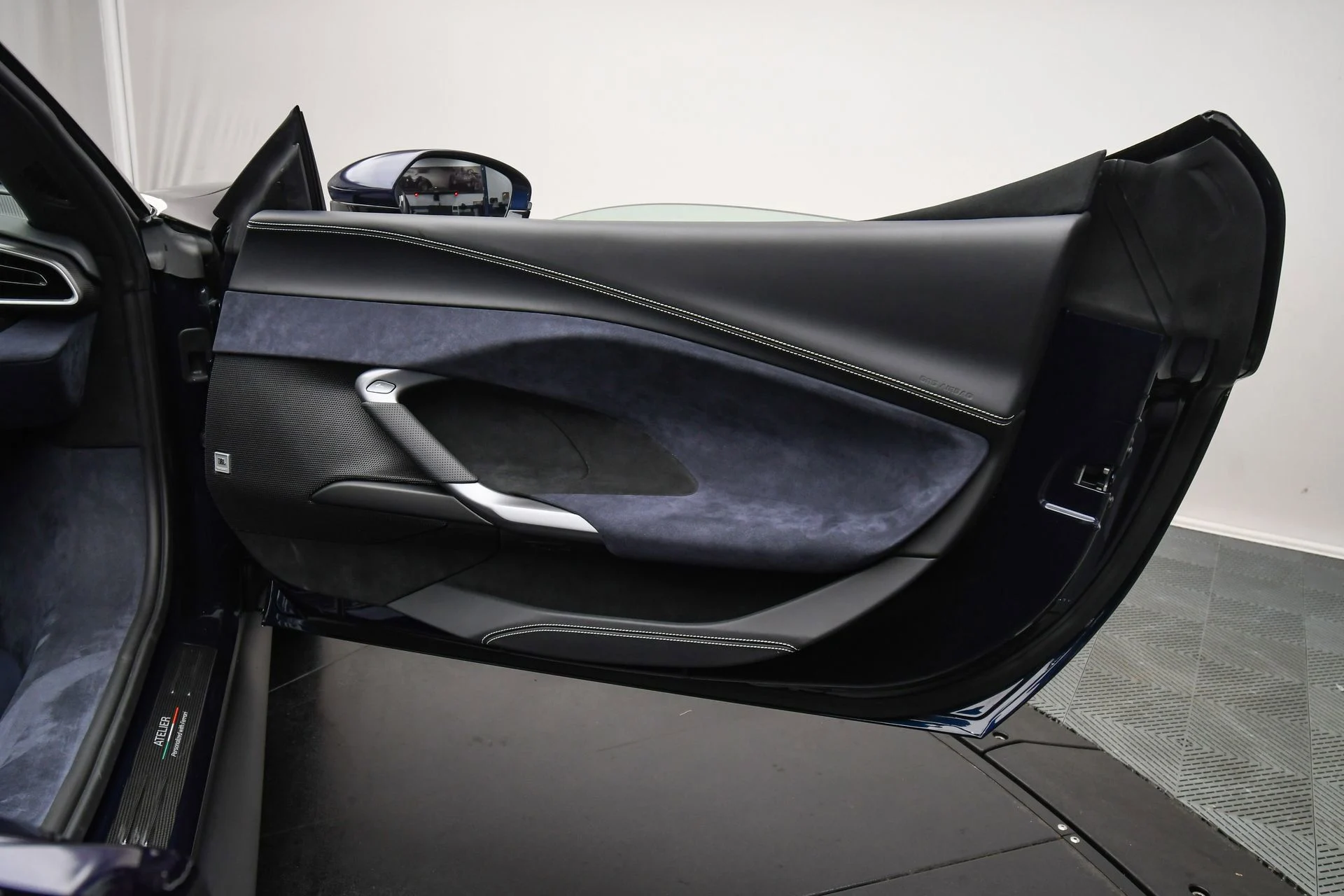 mph049_979387227_e18f8ac2481242319d02408455fc1b84_c300a28dea