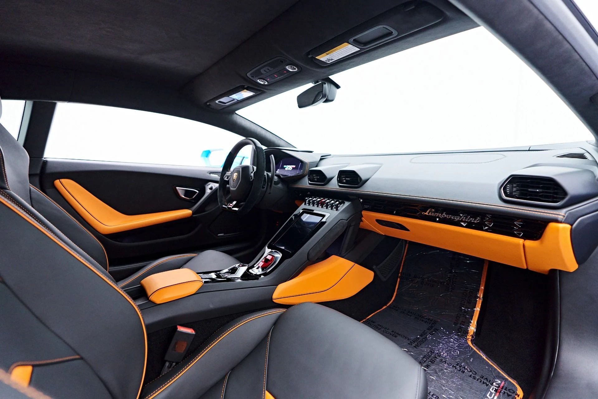 mph049_988141013_Used_2022_Lamborghini_Huracan_EVO_Base_1755812444_de9662343c