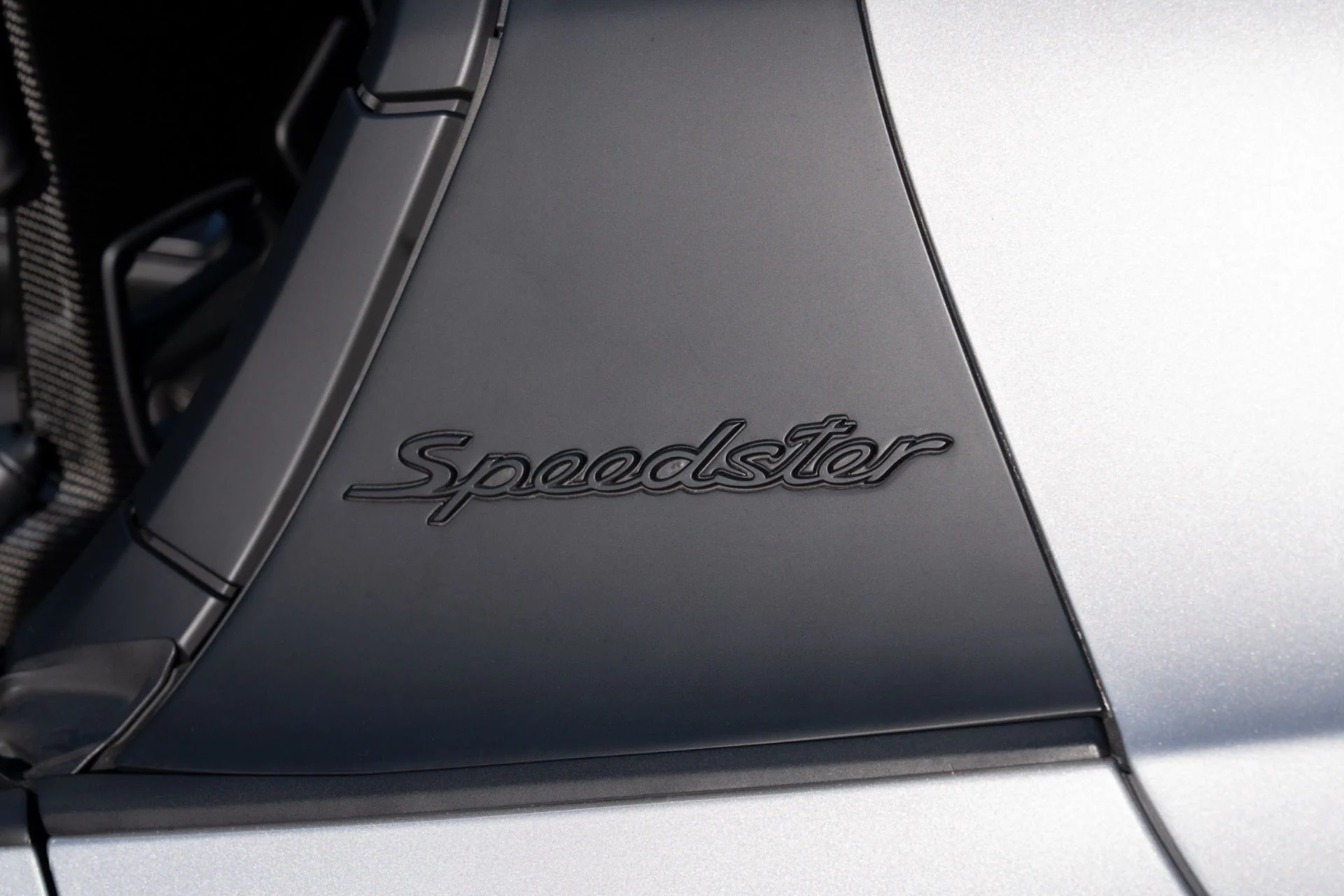 mph050_1023374378_Used_2019_Porsche_911_Speedster_1781046603_e25e7b7b4d