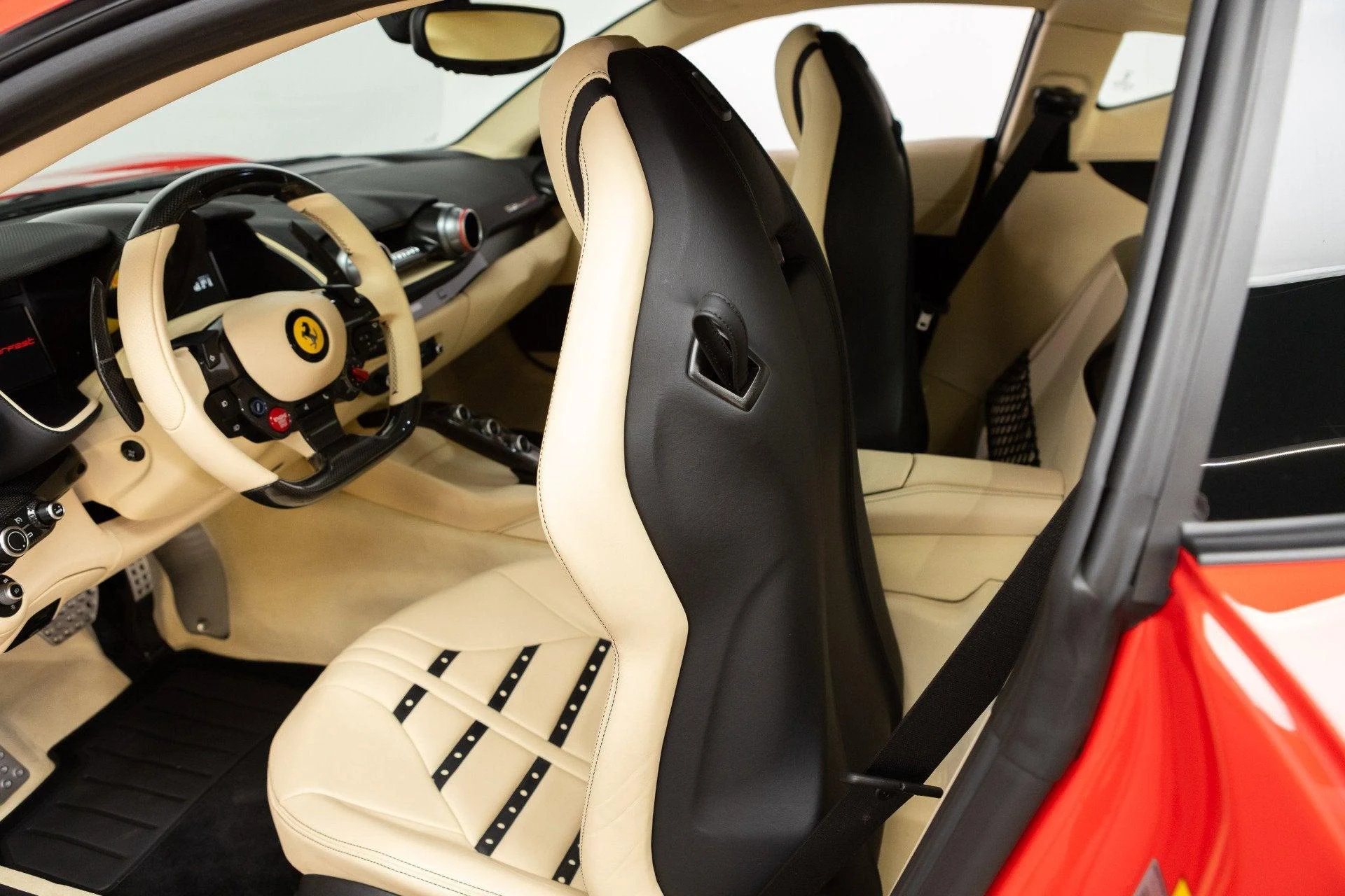 mph050_1031064038_Used_2018_Ferrari_812_Superfast_1777368518_76a22d1027