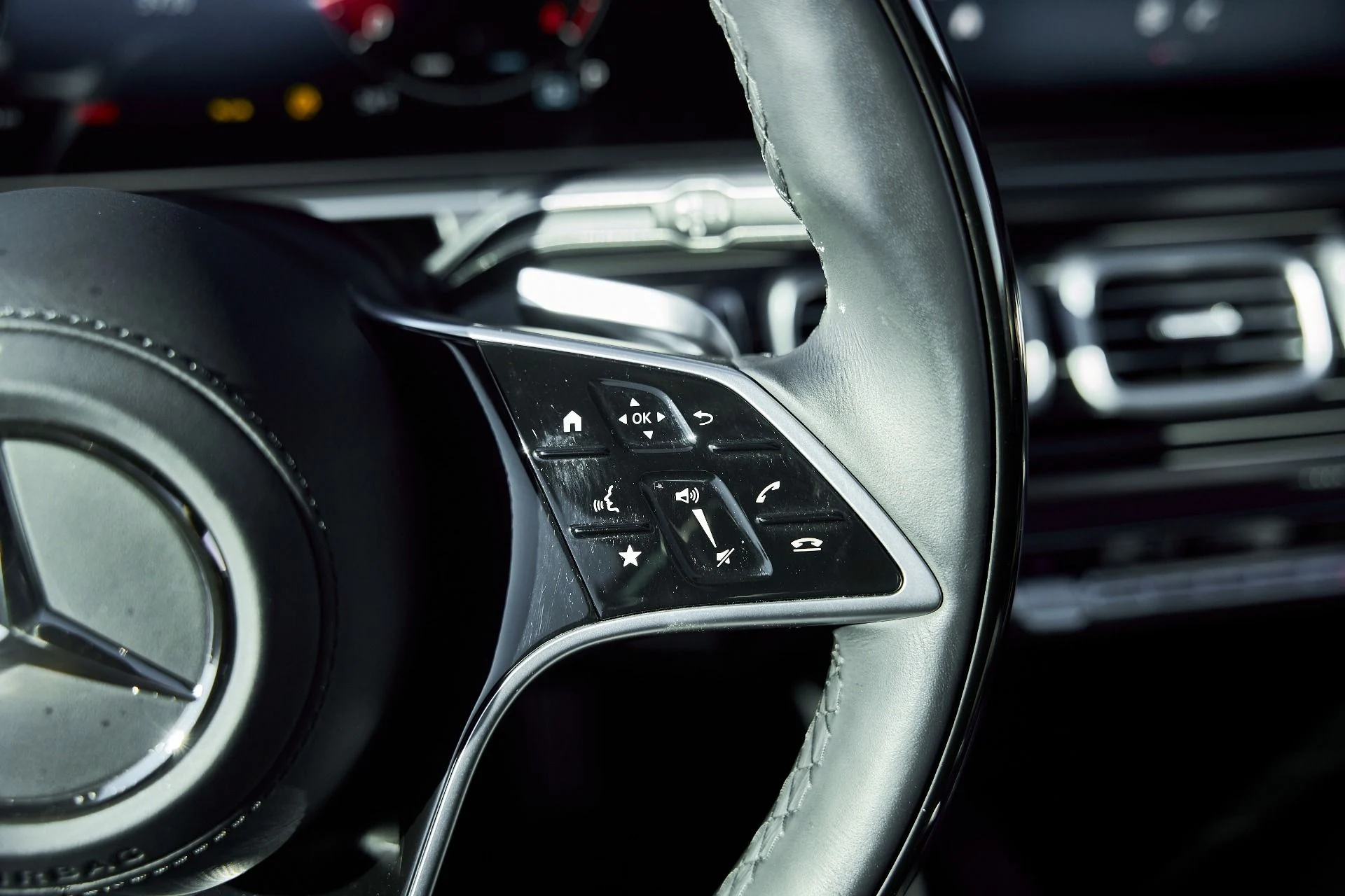 mph050_1037083479_Used_2024_Mercedes_Benz_GLS_Maybach_GLS_600_1766882862_e284eb6dc0